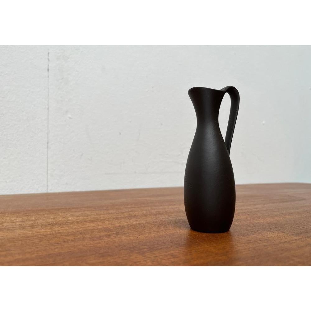 Small Mid-Century Minimalist Wormser Terra-Sigillata Pottery Carafe Vase, 1960s For Sale 1