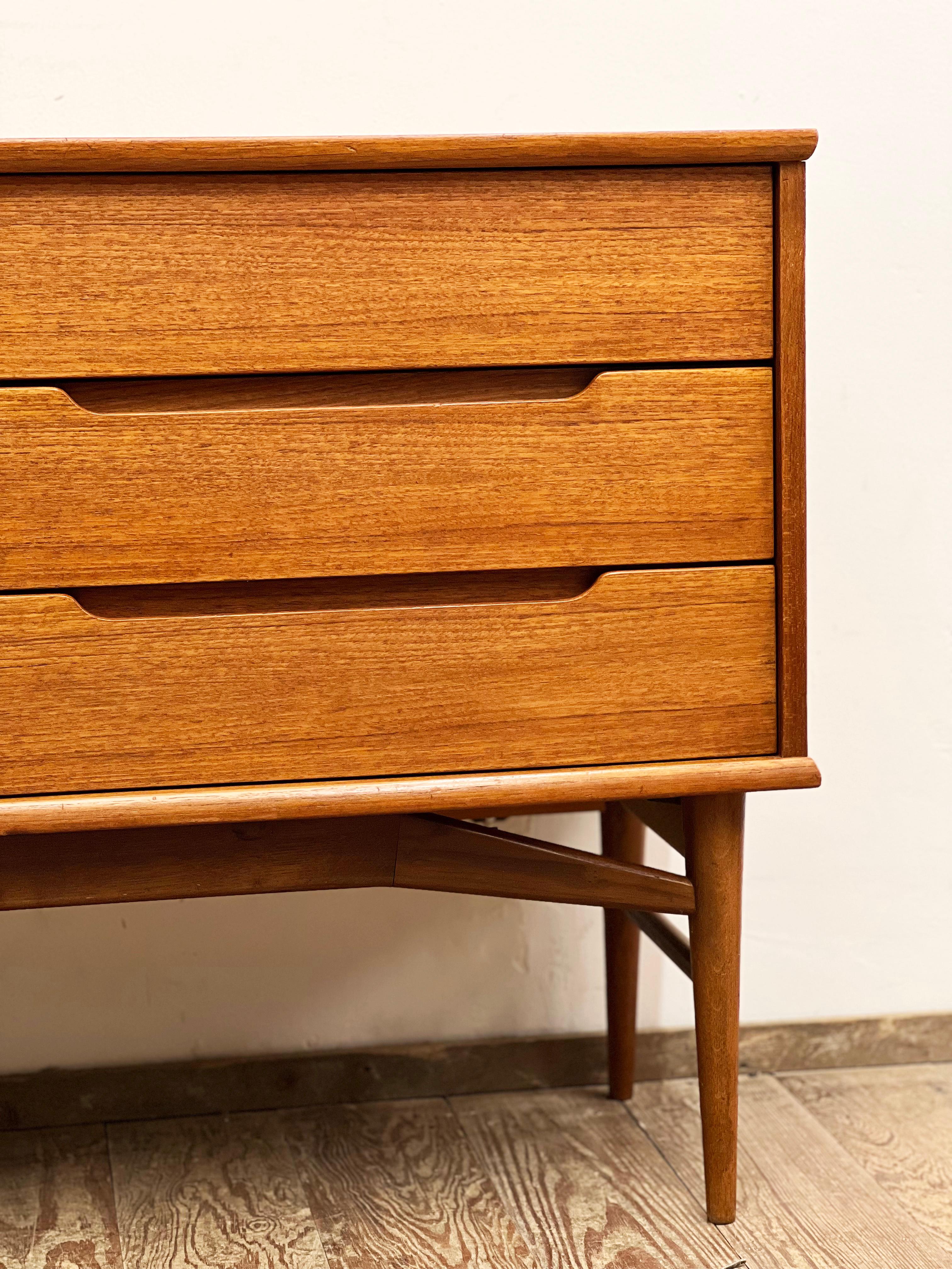 Small Mid-Century Modern Fredericia Sideboard in Teak, Germany, 1950s For Sale 6