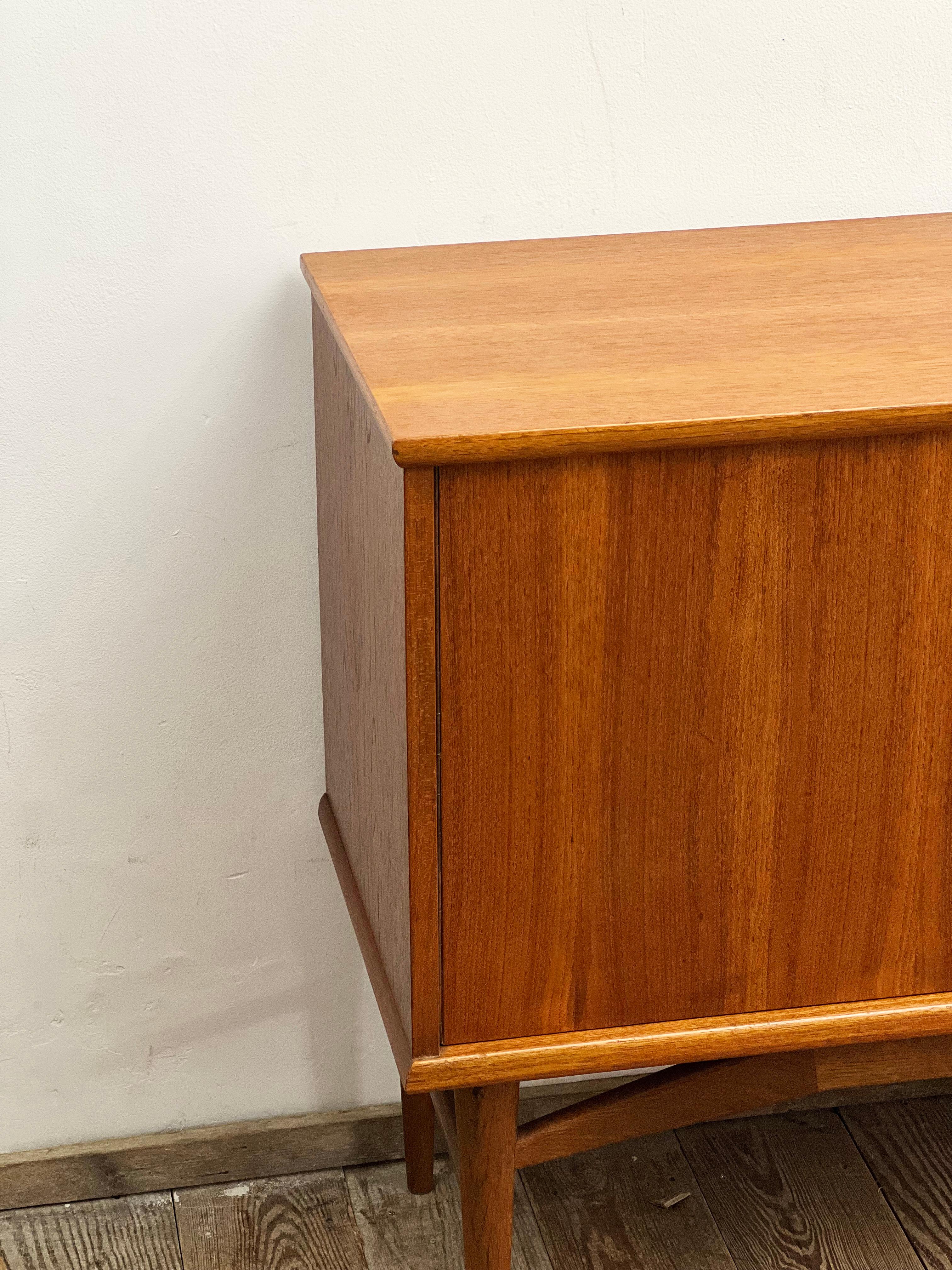 Small Mid-Century Modern Fredericia Sideboard in Teak, Germany, 1950s For Sale 1