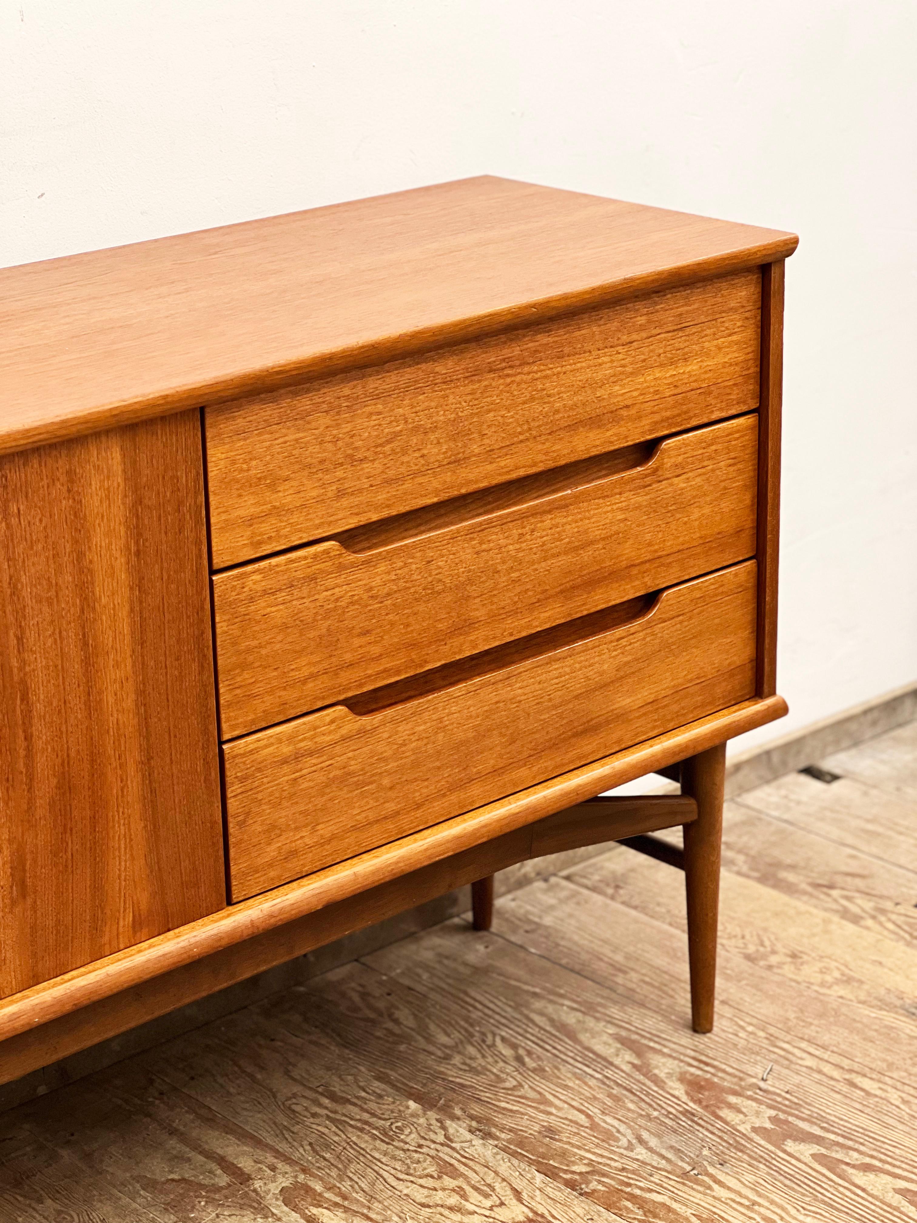 Small Mid-Century Modern Fredericia Sideboard in Teak, Germany, 1950s For Sale 2