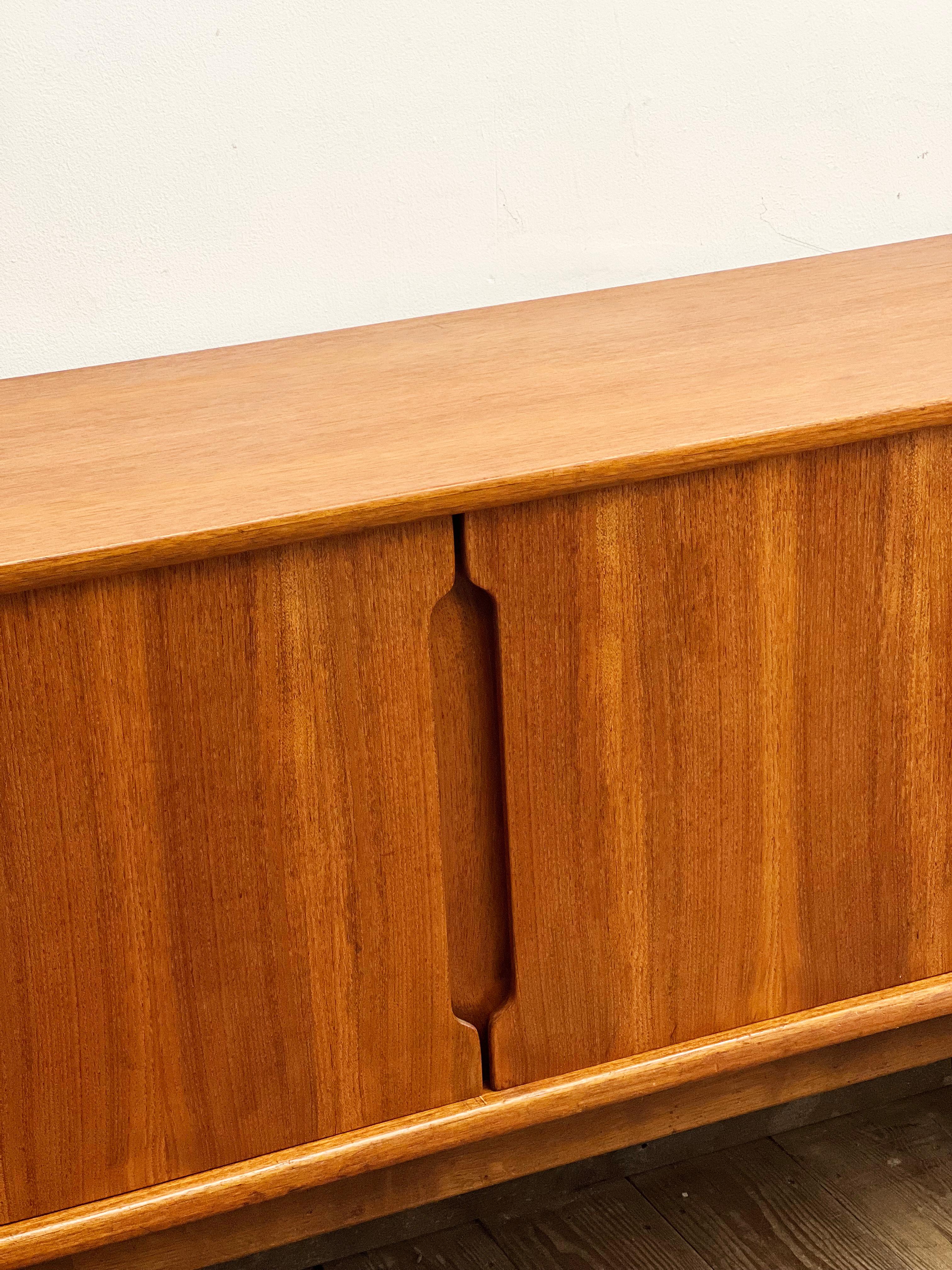 Small Mid-Century Modern Fredericia Sideboard in Teak, Germany, 1950s For Sale 3