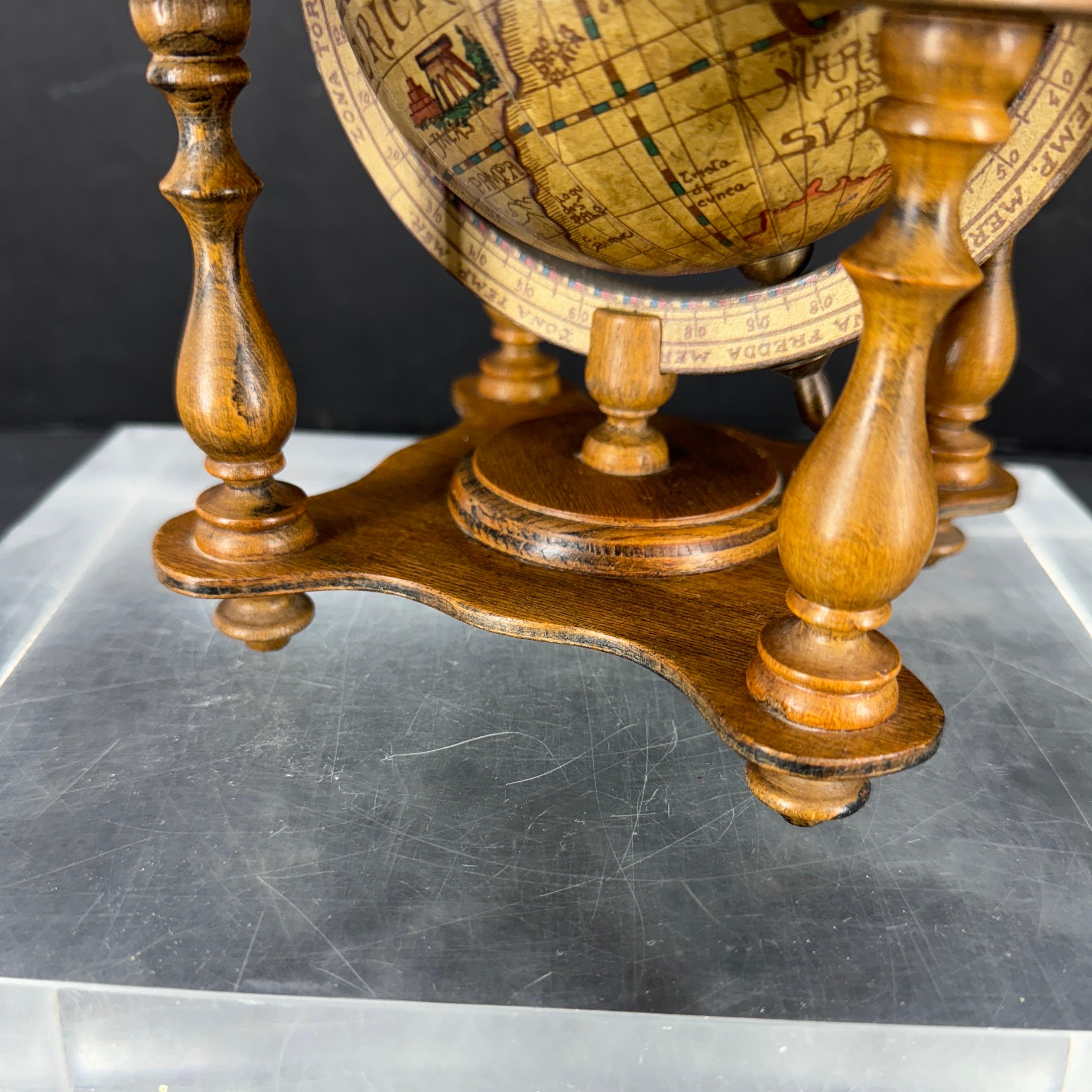 Small Mid-Century Modern Italian Globe for Bar Desk Table 9
