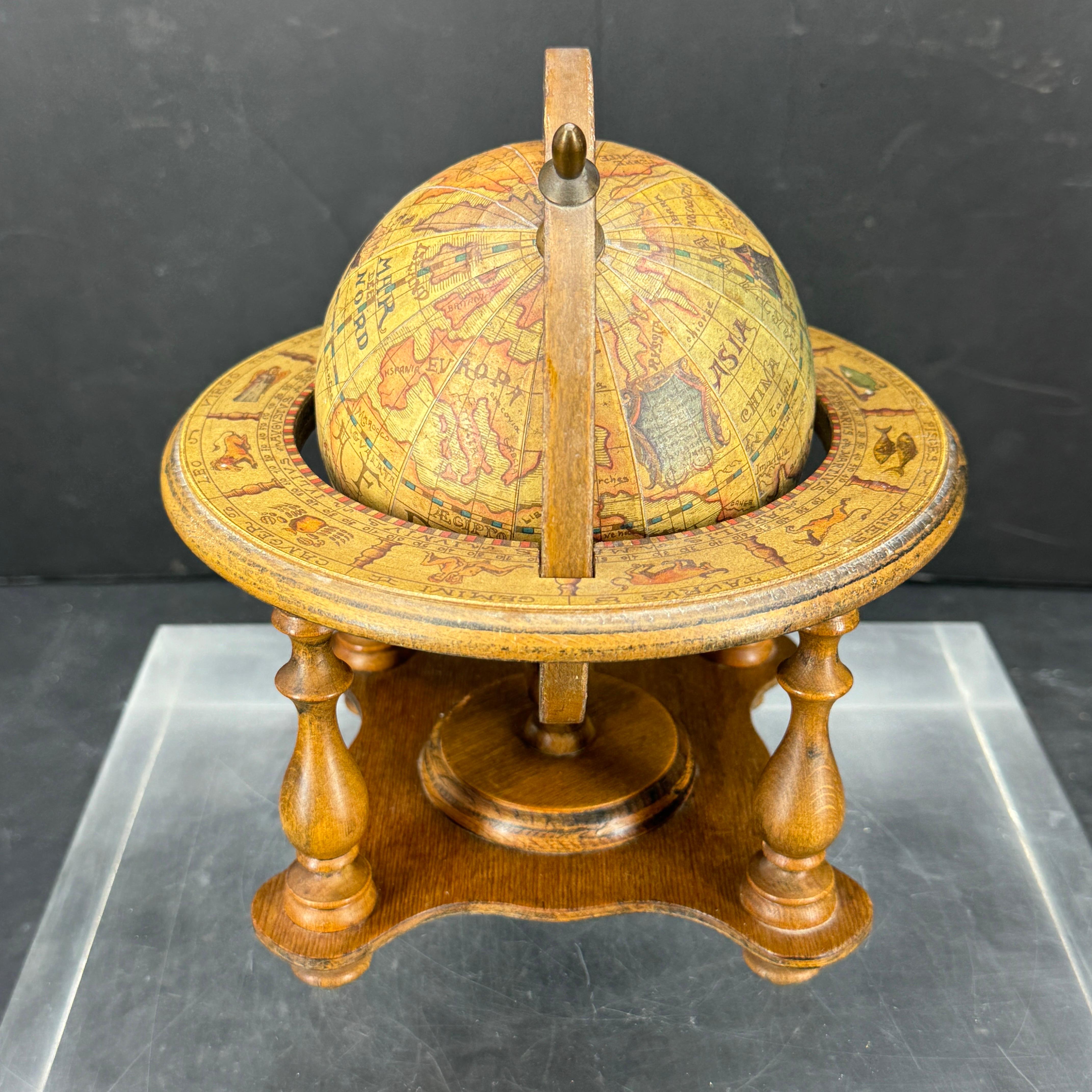 Small Mid-Century Modern Italian Globe for Bar Desk Table 10