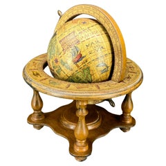 Petite table de bureau italienne Globe mi-siècle moderne pour bar