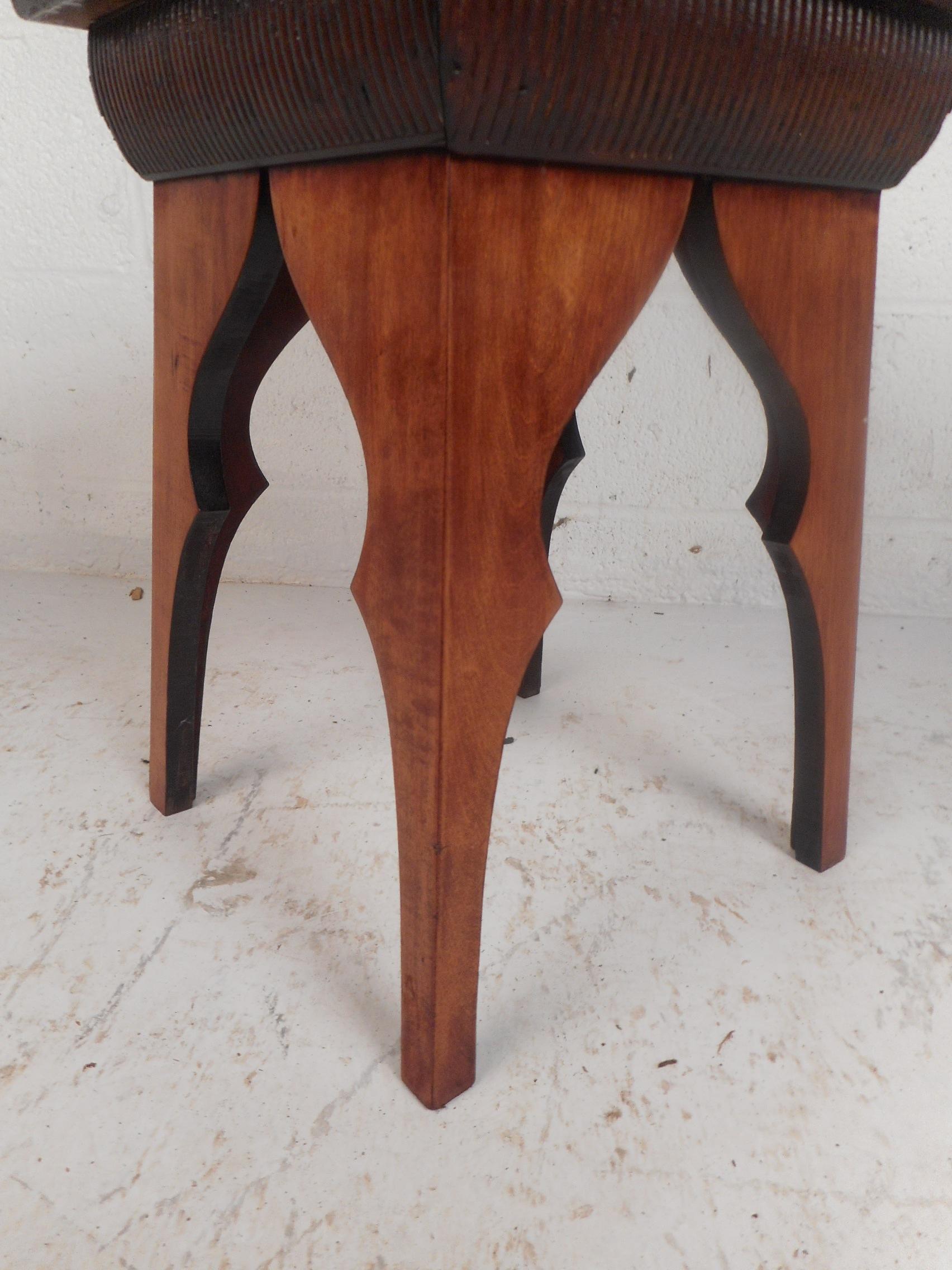 Mid-20th Century Small Mid-Century Modern Sculpted Side Table or Pedestal