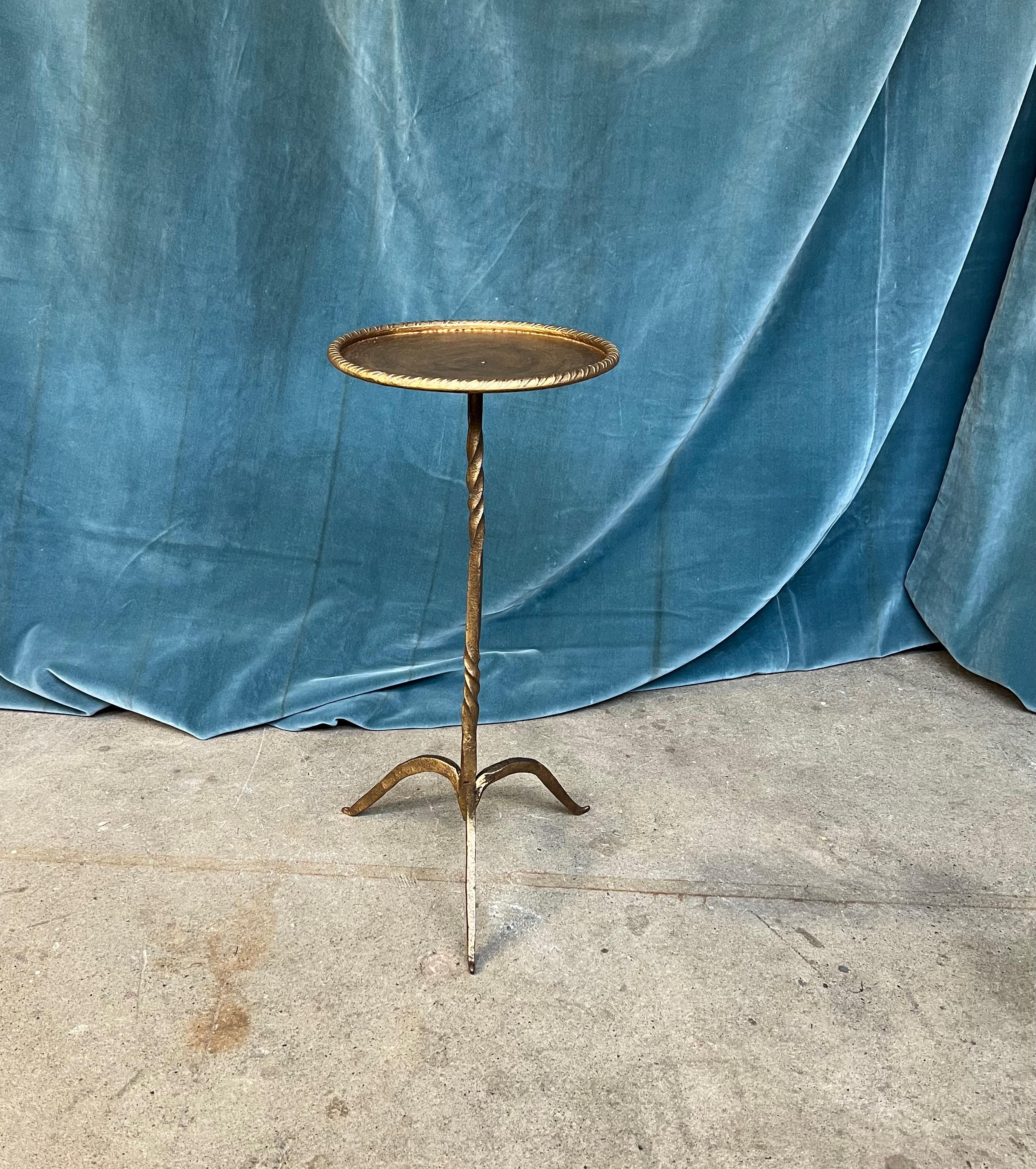 Small Mid Century Modern Style Metal Drinks Table with Pointed Feet For Sale 4