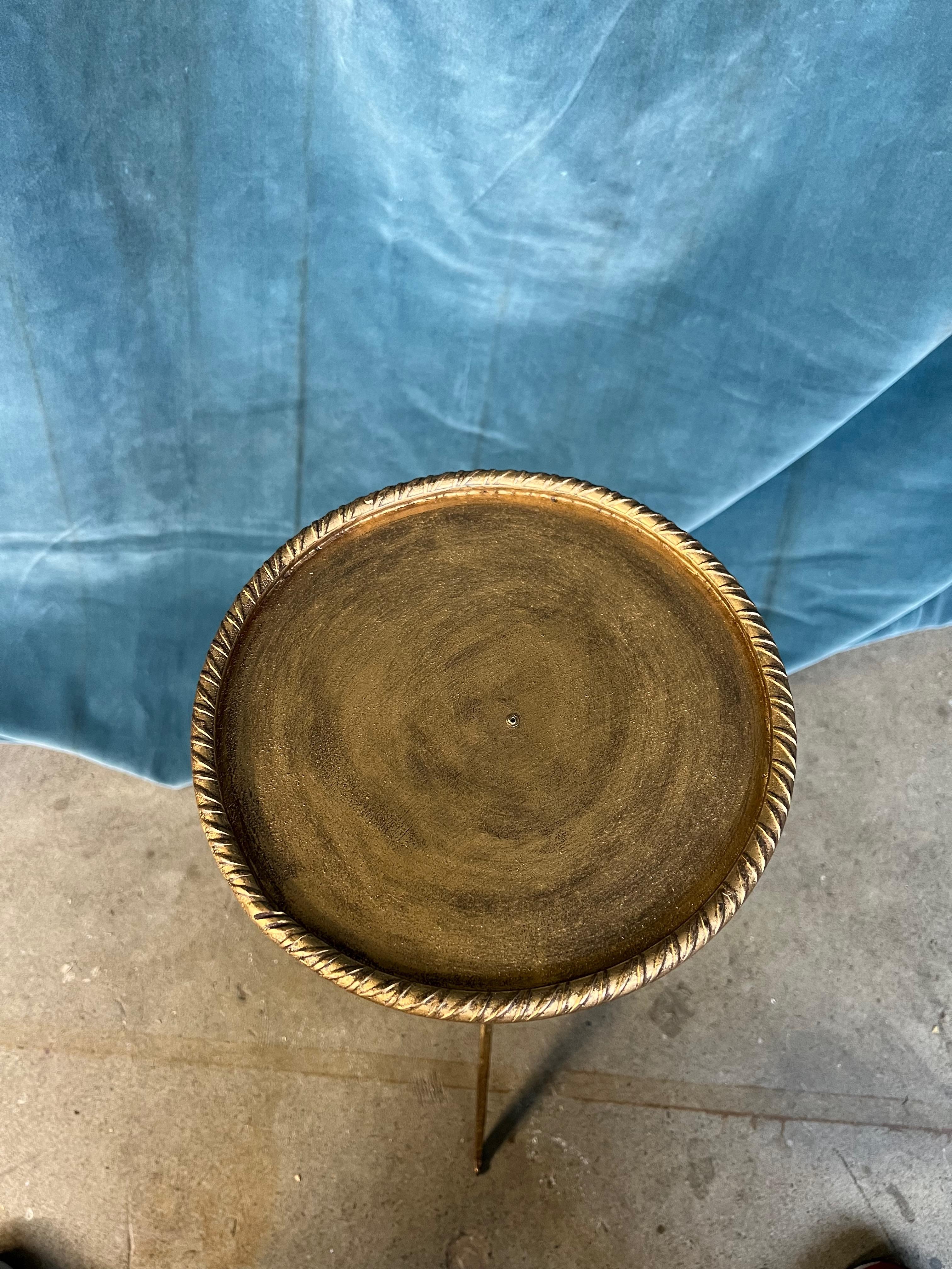 Mid-Century Modern Small Mid Century Modern Style Metal Drinks Table with Pointed Feet