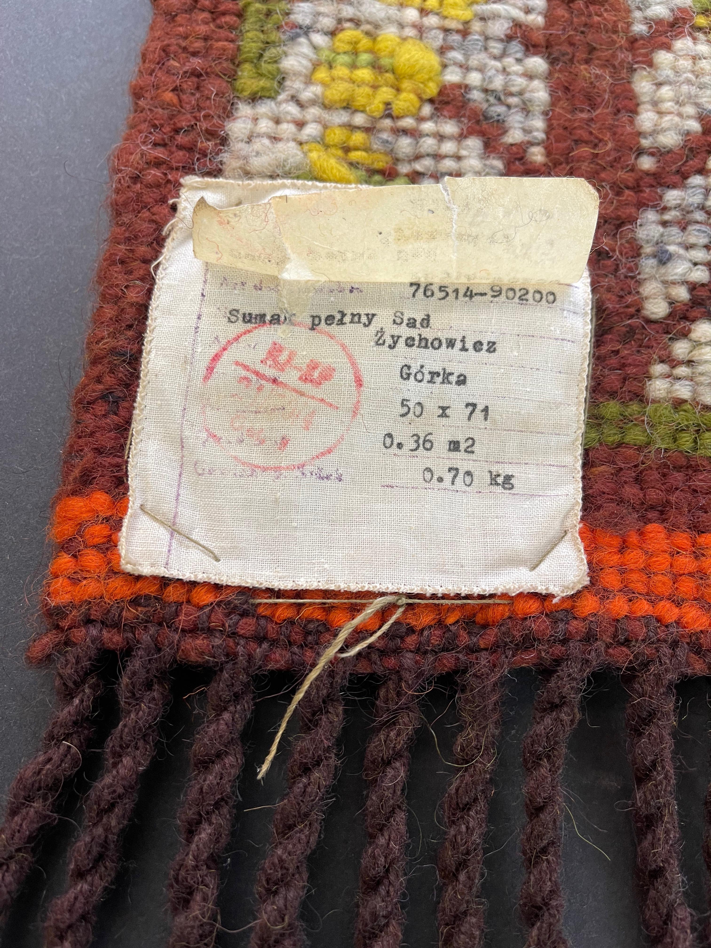 Petit Kilim Sumak moderne du milieu du siècle, Pologne dans des couleurs chaudes et terreuses, Verger en vente 1