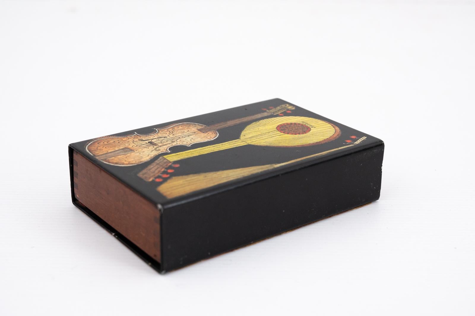 Small Mid Century Piero Fornasetti Guitars and Zithers Box In Fair Condition In Henley-on Thames, Oxfordshire