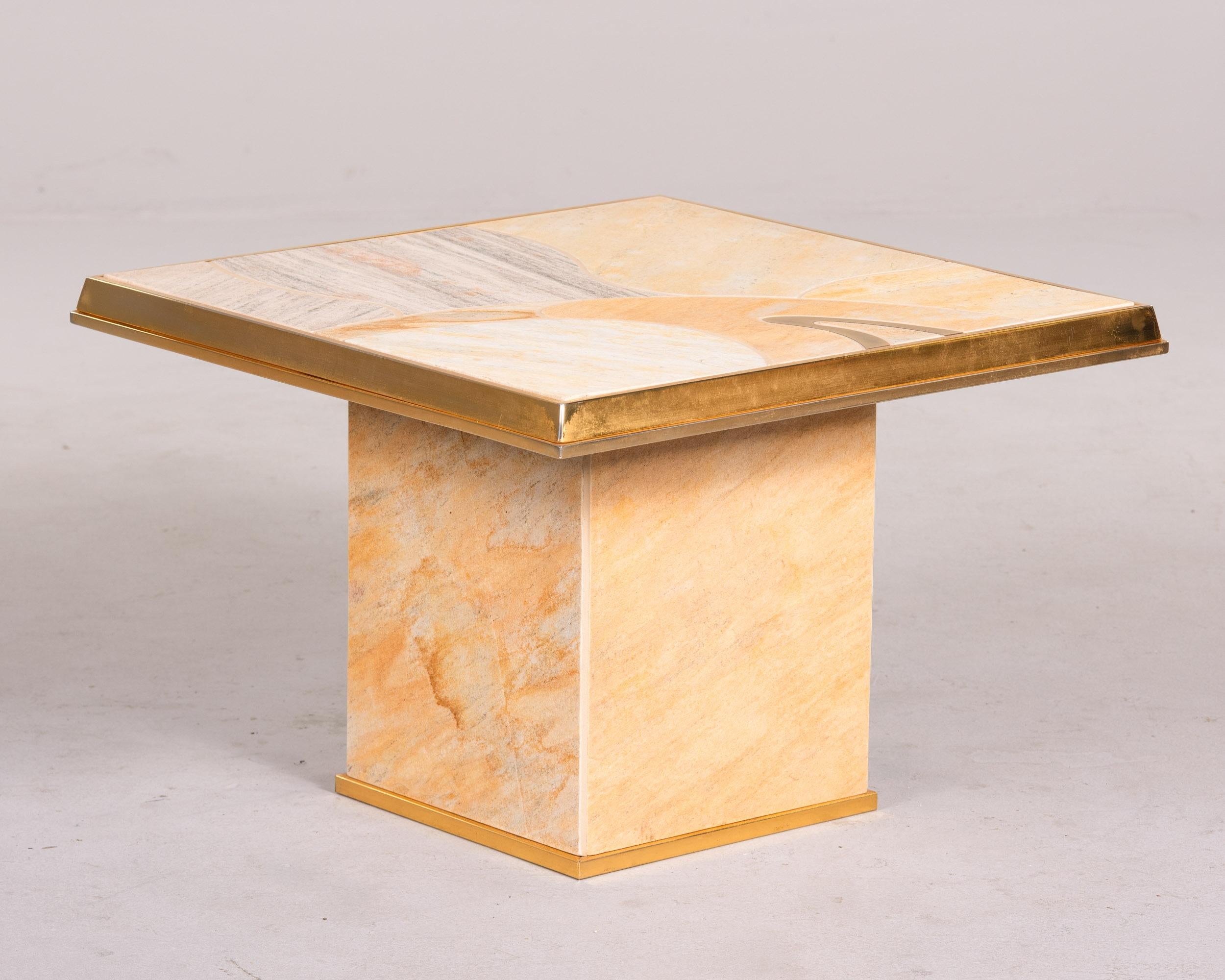 Mid-Century Modern Petite table en porcelaine et laiton du milieu du siècle dernier en vente