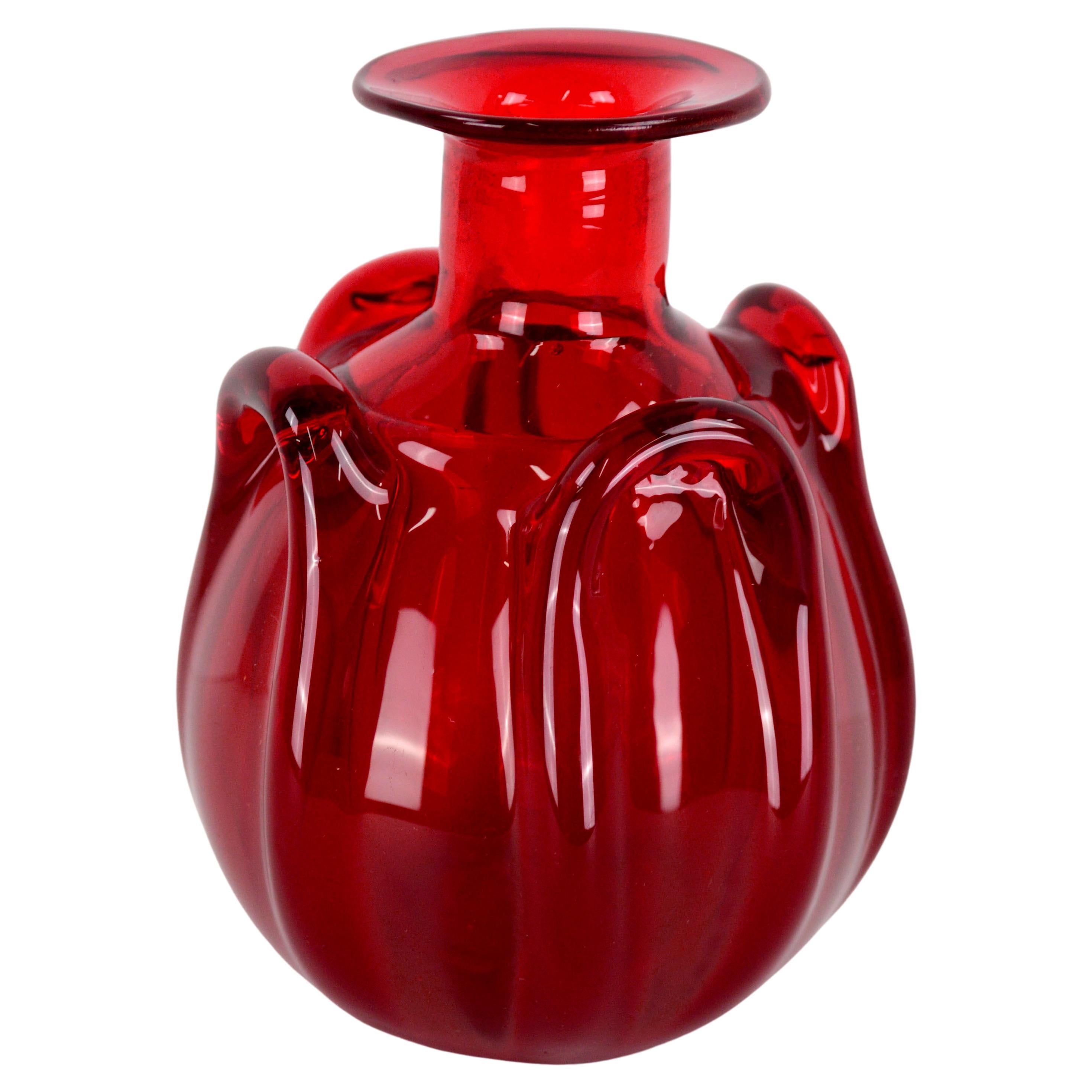 Moderne rote Knospenvase aus Muranoglas aus der Mitte des Jahrhunderts