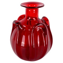 Moderne rote Knospenvase aus Muranoglas aus der Mitte des Jahrhunderts