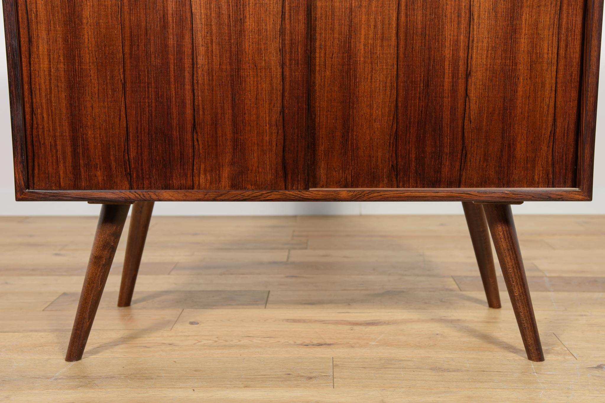 Piccola credenza di metà secolo in palissandro, Danimarca, anni '60 in vendita 4