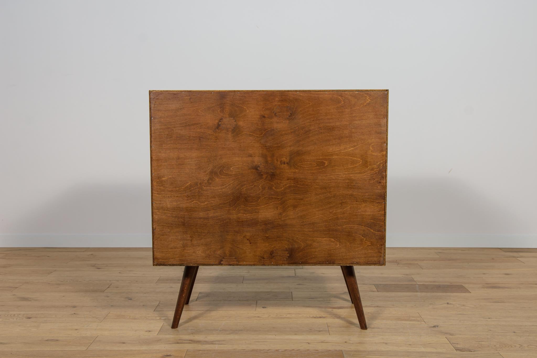 Piccola credenza di metà secolo in palissandro, Danimarca, anni '60 In condizioni ottime in vendita a GNIEZNO, 30