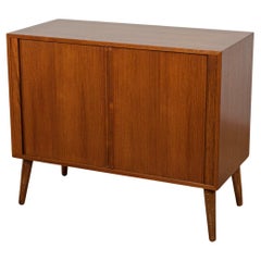Piccola credenza di metà secolo di Kai Kristiansen per Feldballes Mobelfabrik, anni '60