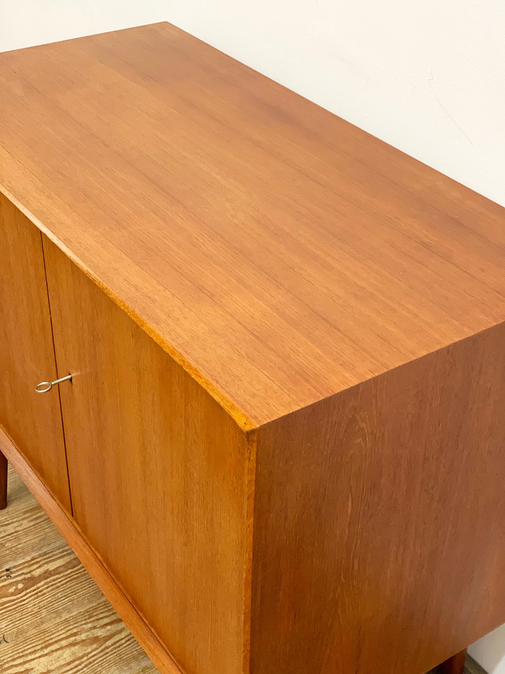 Small Mid-Century Sideboard in Teak by Rex Raab for Wilhelm Renz, Germany, 1960s For Sale 3