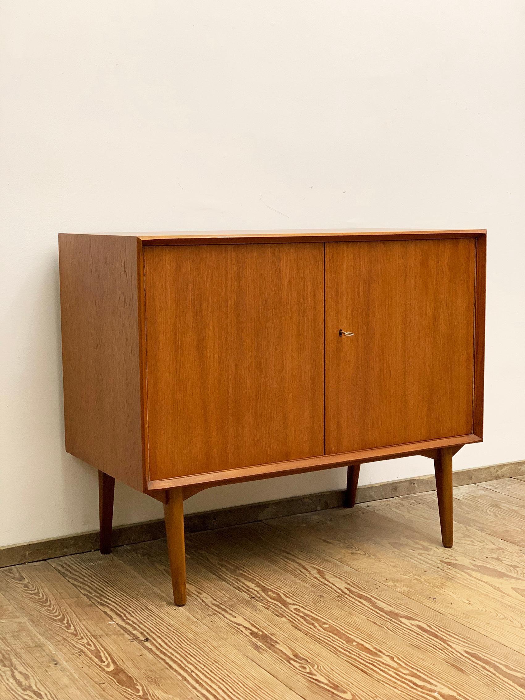 Small Mid-Century Sideboard in Teak by Rex Raab for Wilhelm Renz, Germany, 1960s For Sale 9