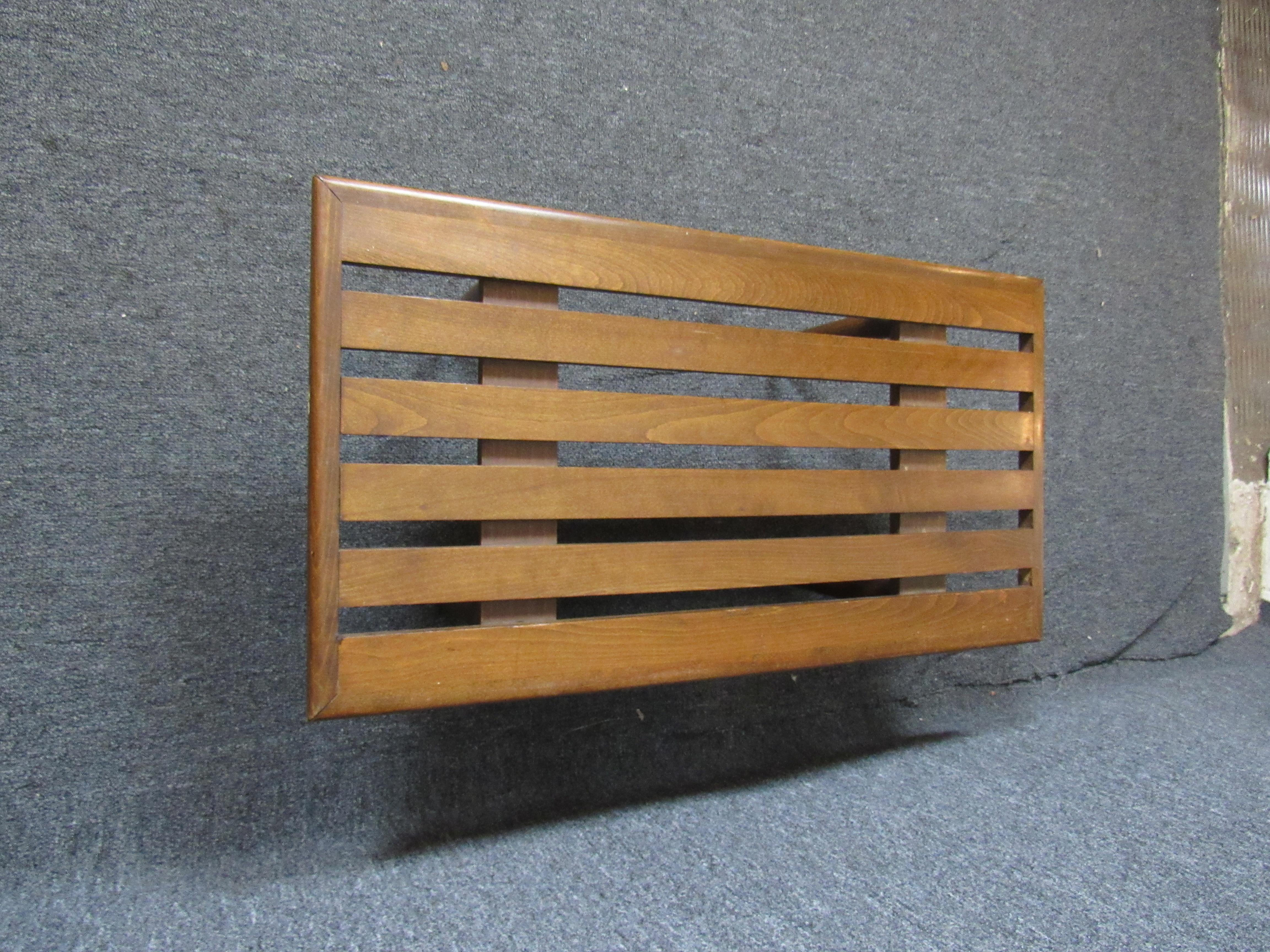 Mid-Century Modern Small Mid-Century Slat Bench For Sale