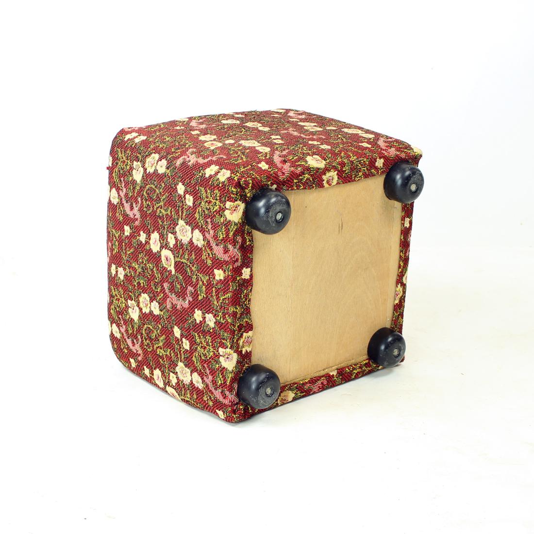 Small Mid Century Stool In Fabric, Czechoslovakia 1960s For Sale 1