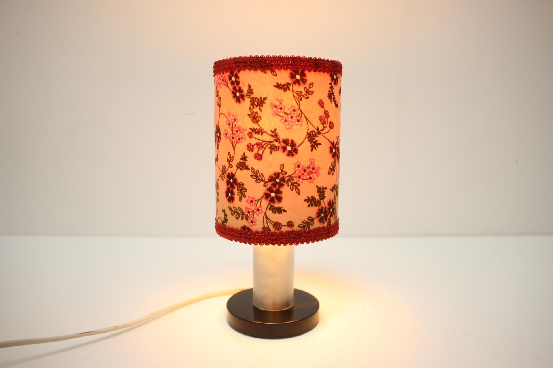 Small Mid-Century Table Lamp, 1960s, Czechoslovakia For Sale 1