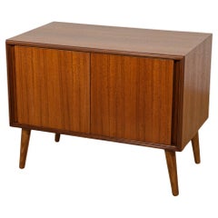 Piccola credenza in teak di metà secolo di G-Plan, Regno Unito, anni '60