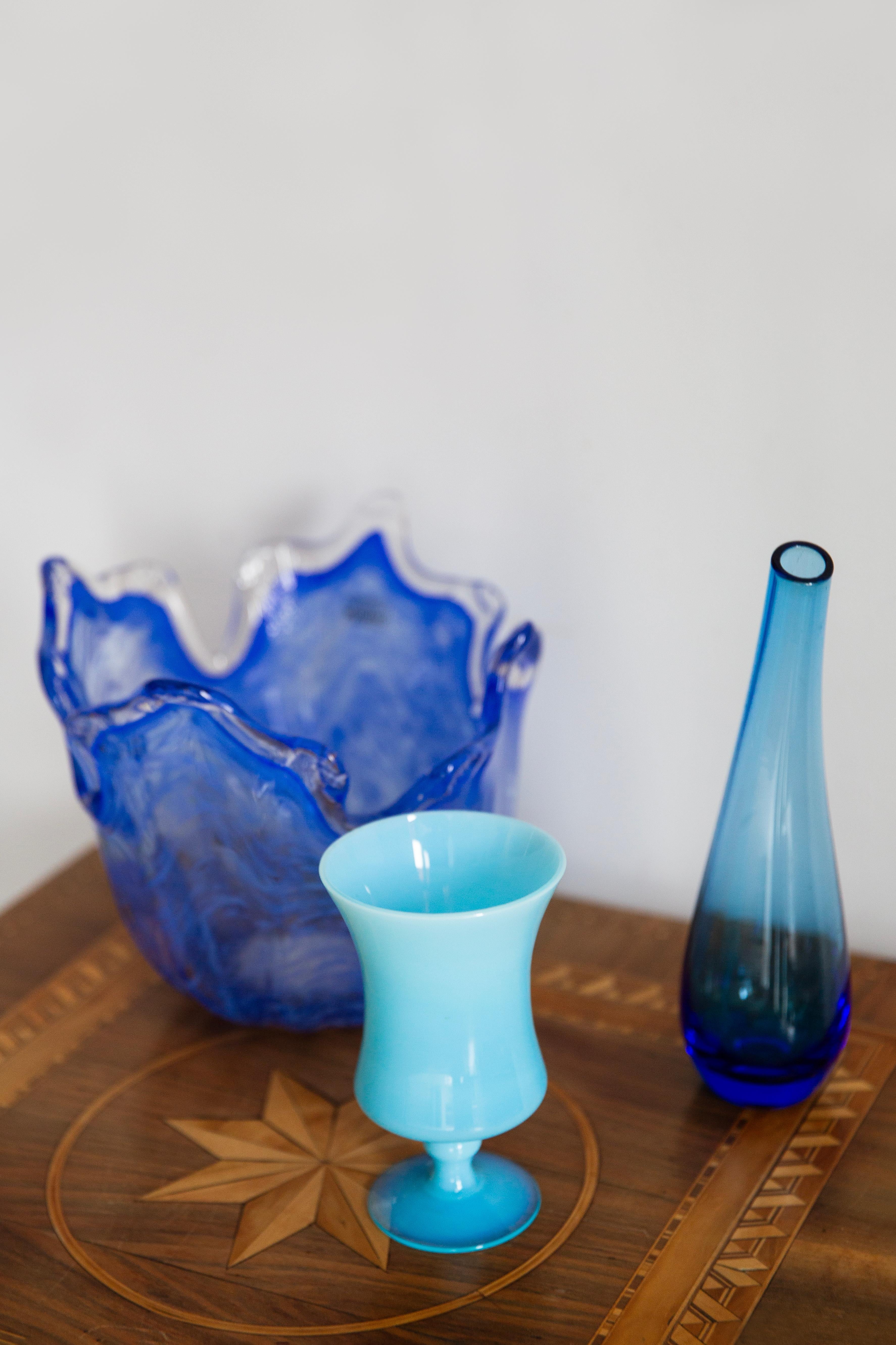 Verre vintage en très bon état. Le vase semble avoir été sorti de sa boîte. Une micro puce - comme indiqué sur la photo. Une seule pièce unique. 




