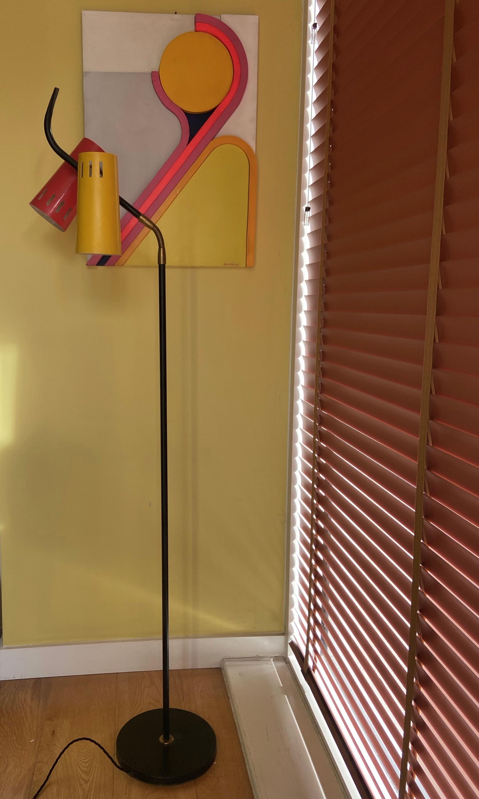 Lampadaire Stilux italien du milieu du siècle dernier, abat-jour flexible rouge et jaune en vente 8