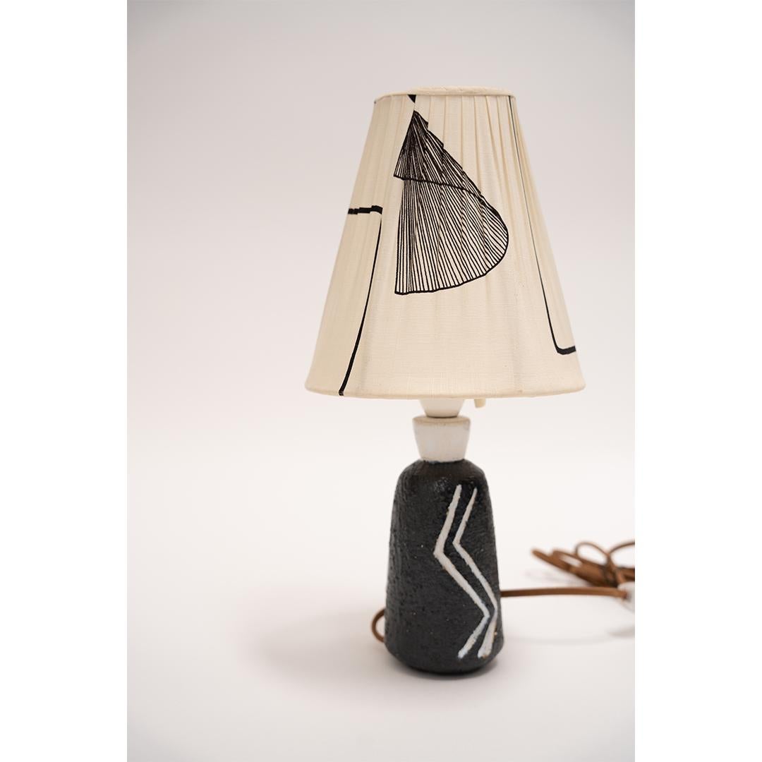 Pequeña lámpara de estudio moderna de mediados de siglo + pantalla en Bueno estado para la venta en Dallas, TX