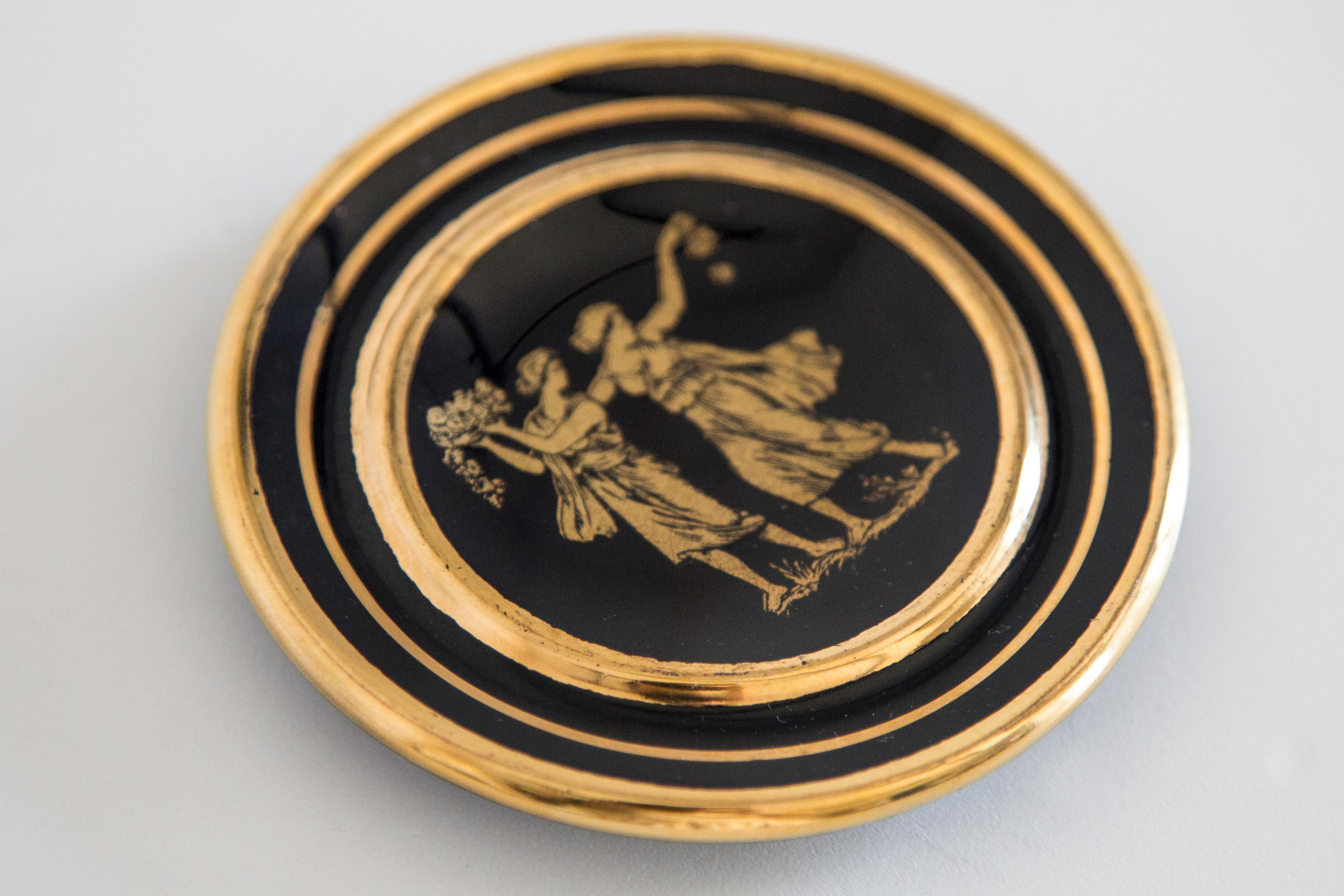 Céramique Petite assiette décorative vintage en porcelaine, Grèce, 1970 en vente