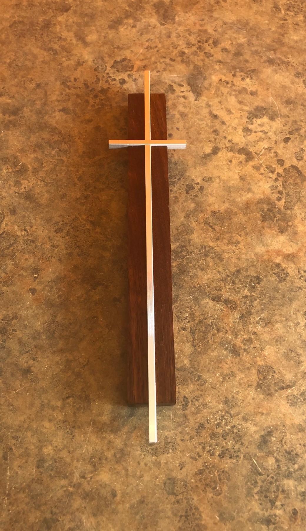 minimalist crucifix