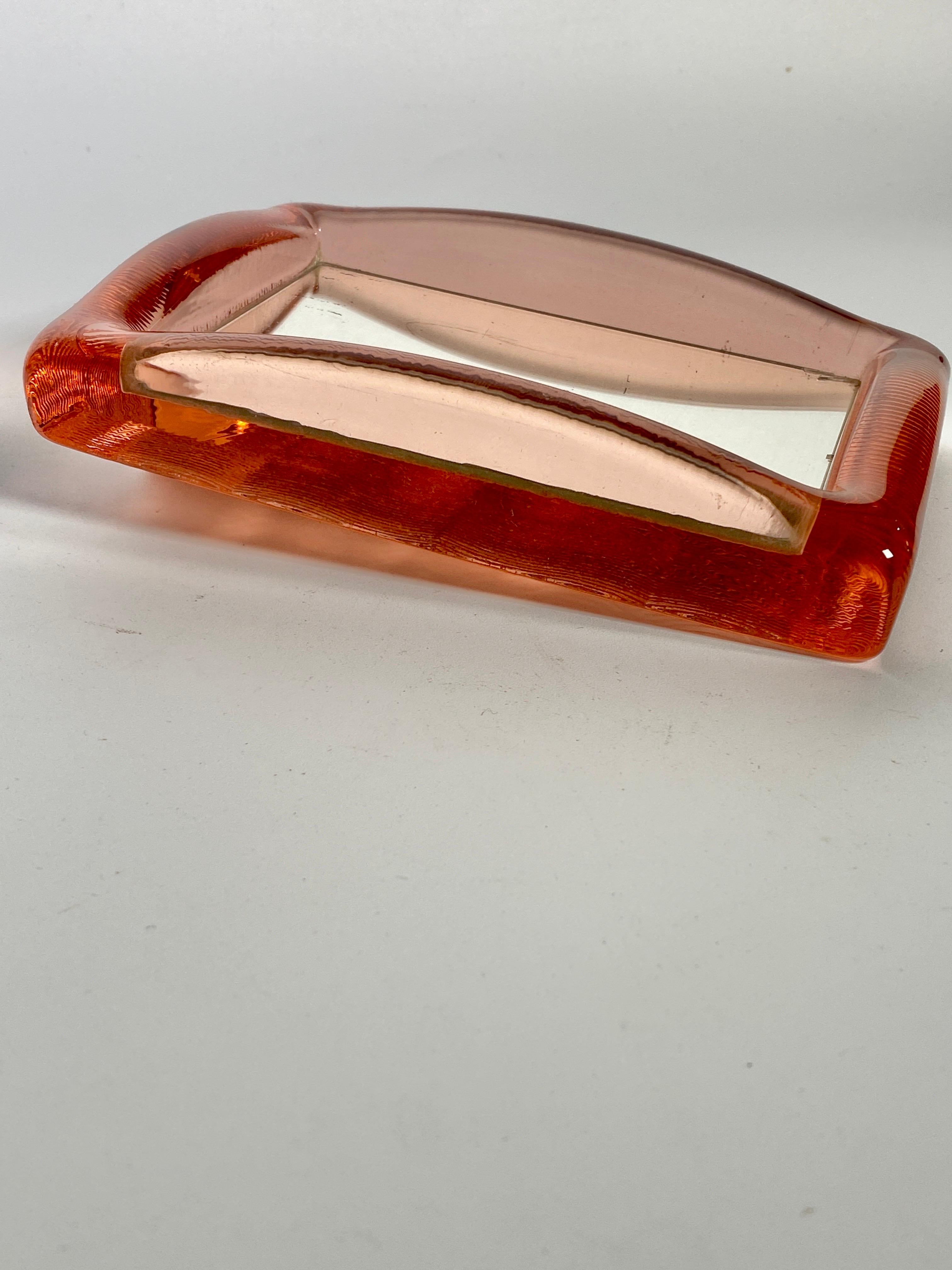 Small Mirror in Pink Glass, Table Mirror, Italy 1960 For Sale 1