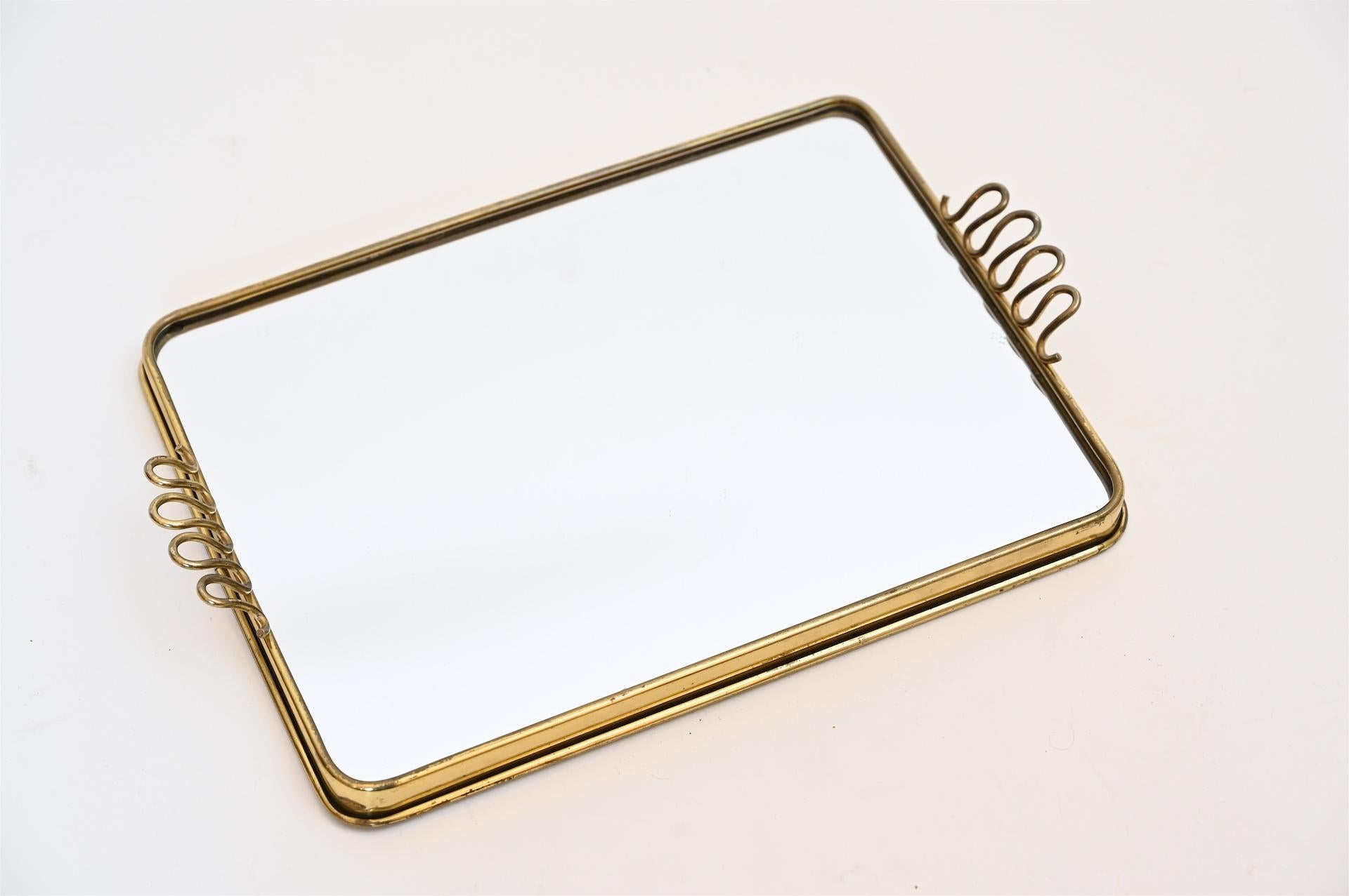 small mirrored tray