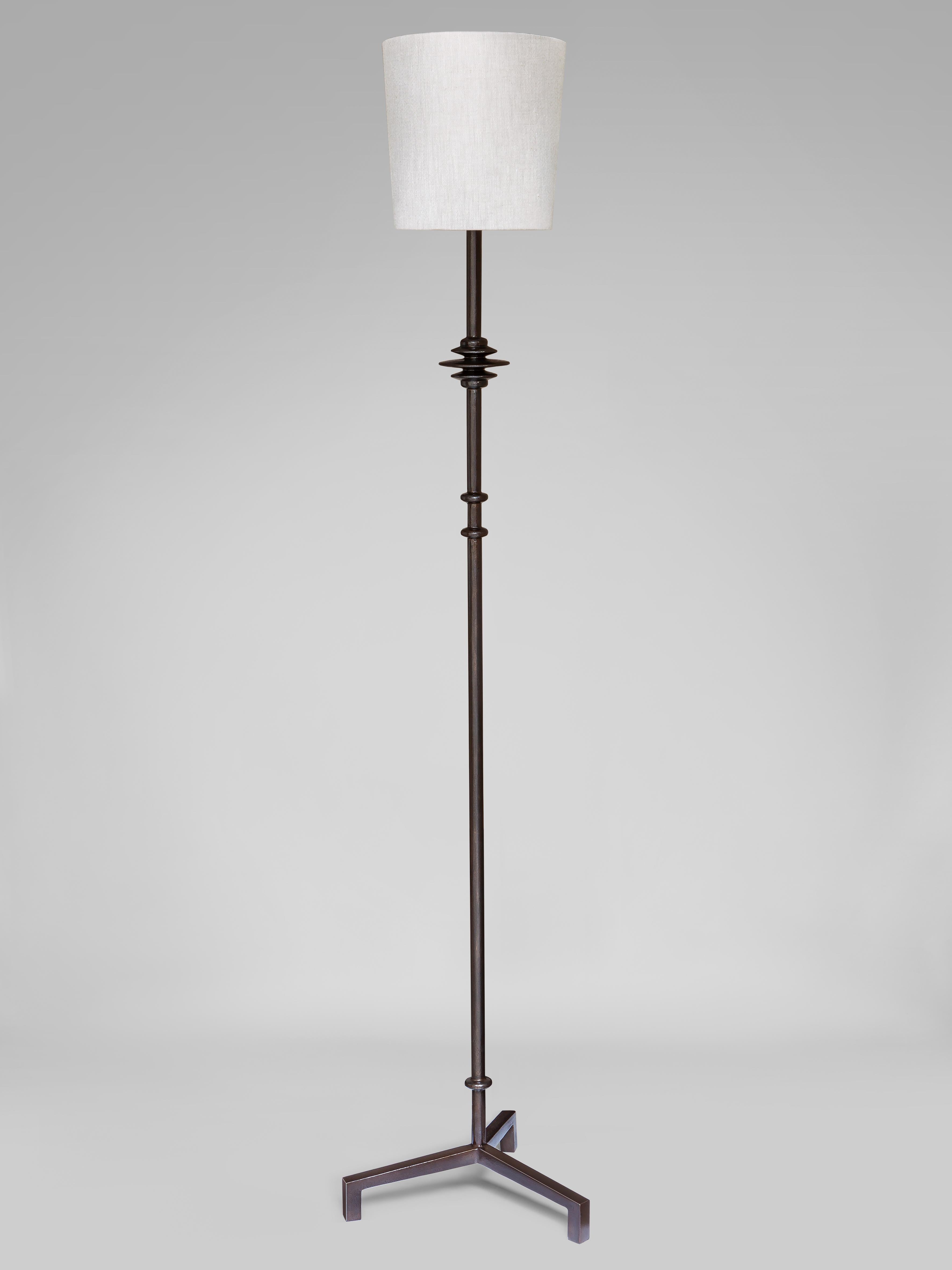 Floor lamp in hand sculpted plaster on metal armature, in the Giacometti Manner.

Lampshade not included

LAMP 1 x Candelabra bulb / 1 x E27 bulb  
*Elecrtified for the country of your choice  
*All products for the United States are assembled using