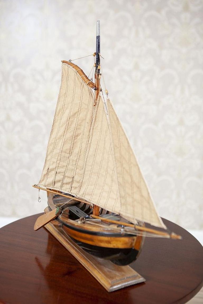 Small Model of Yacht from the Prewar Period In Good Condition In Opole, PL