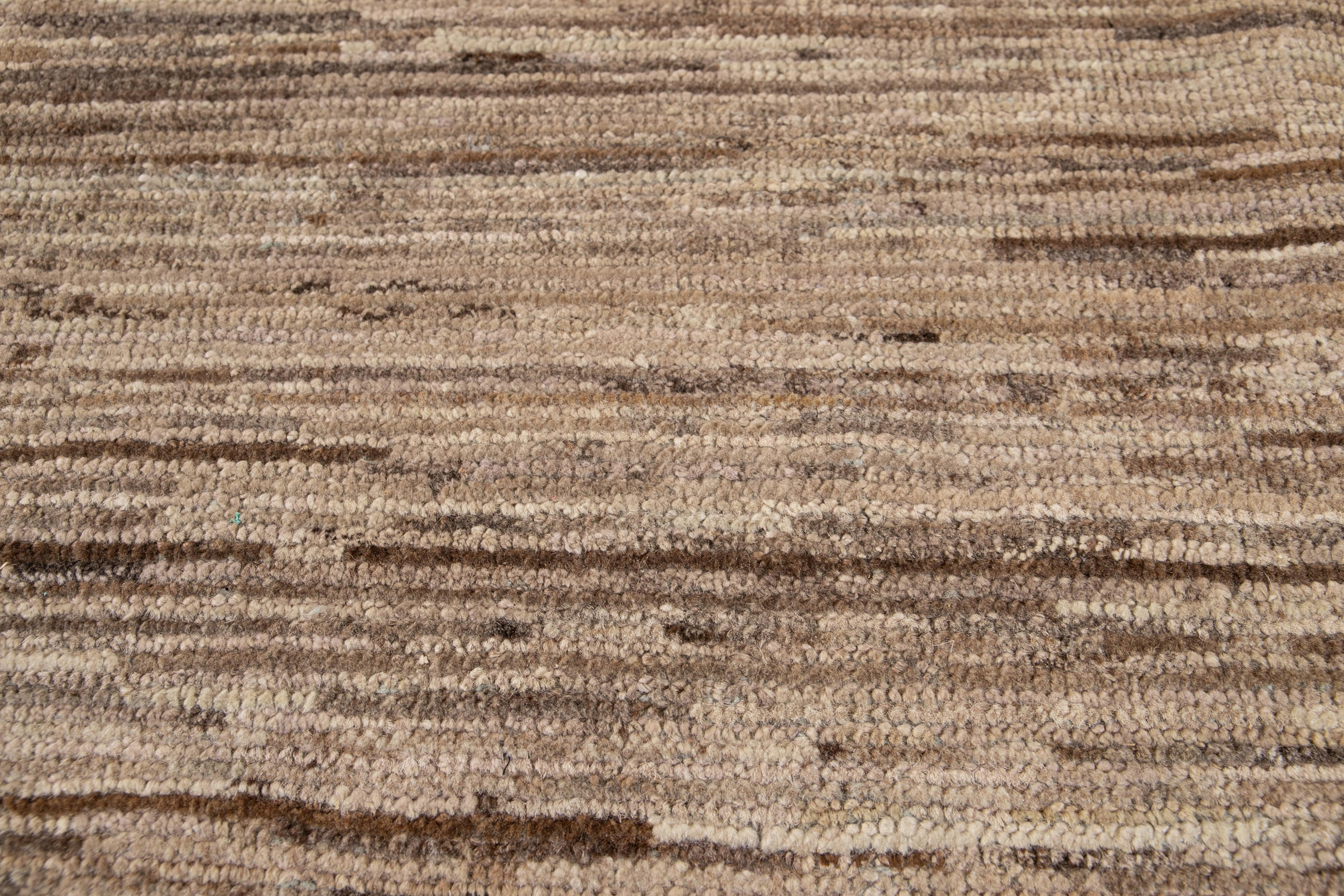 Alfombra moderna pequeña de lana beige de estilo marroquí en venta 5