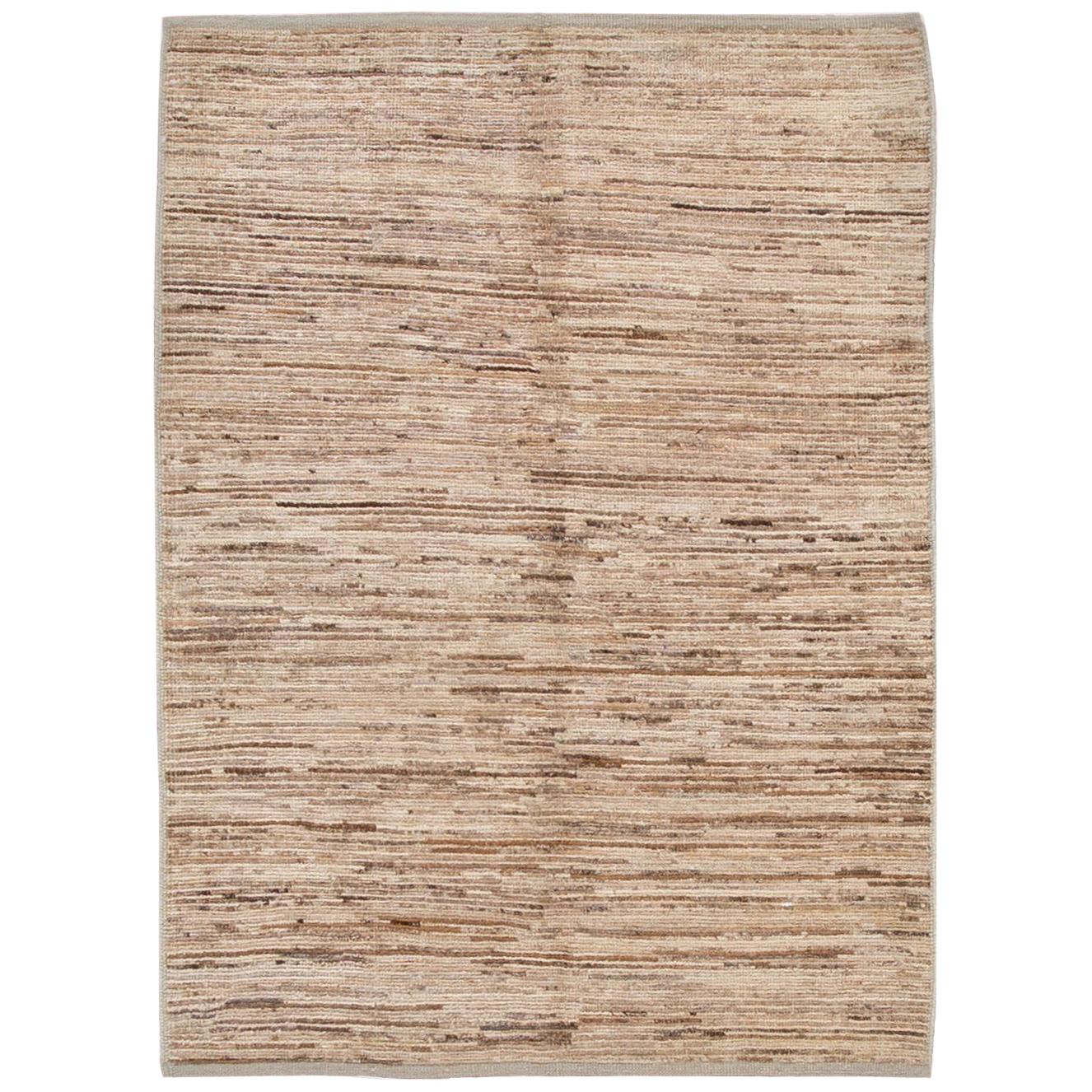 Petit tapis moderne en laine beige de style marocain en vente