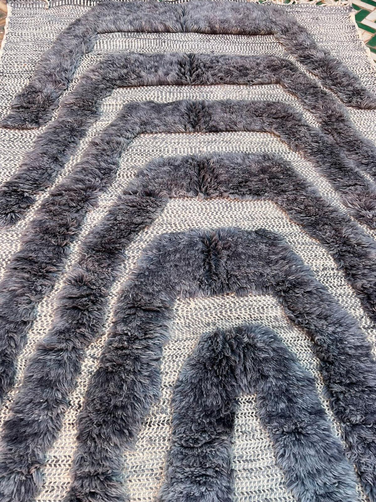 Pequeña Alfombra Moderna Marroquí Beni M'Rirt de Lana Gris Azul Texturada en Tejido Plano Moderno en venta