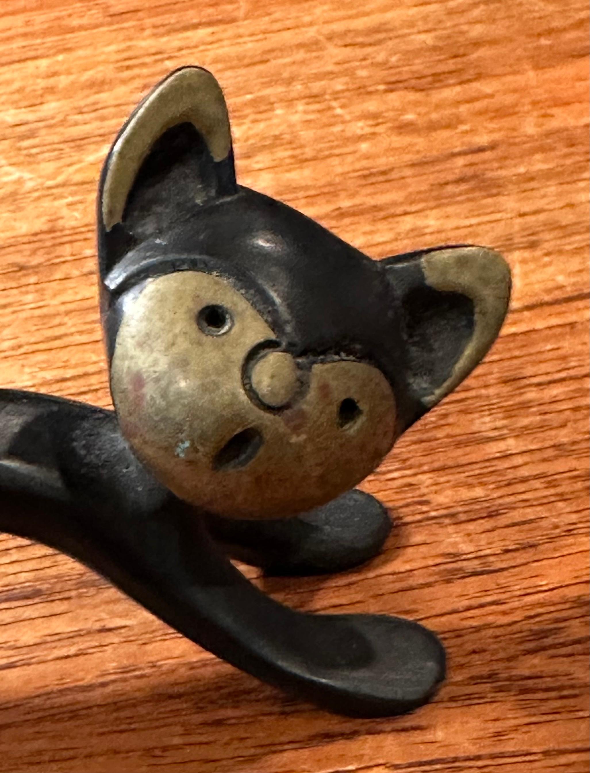 Kleine modernistische Katzenskulptur aus Gusseisen von Taxco Mexico im Angebot 3