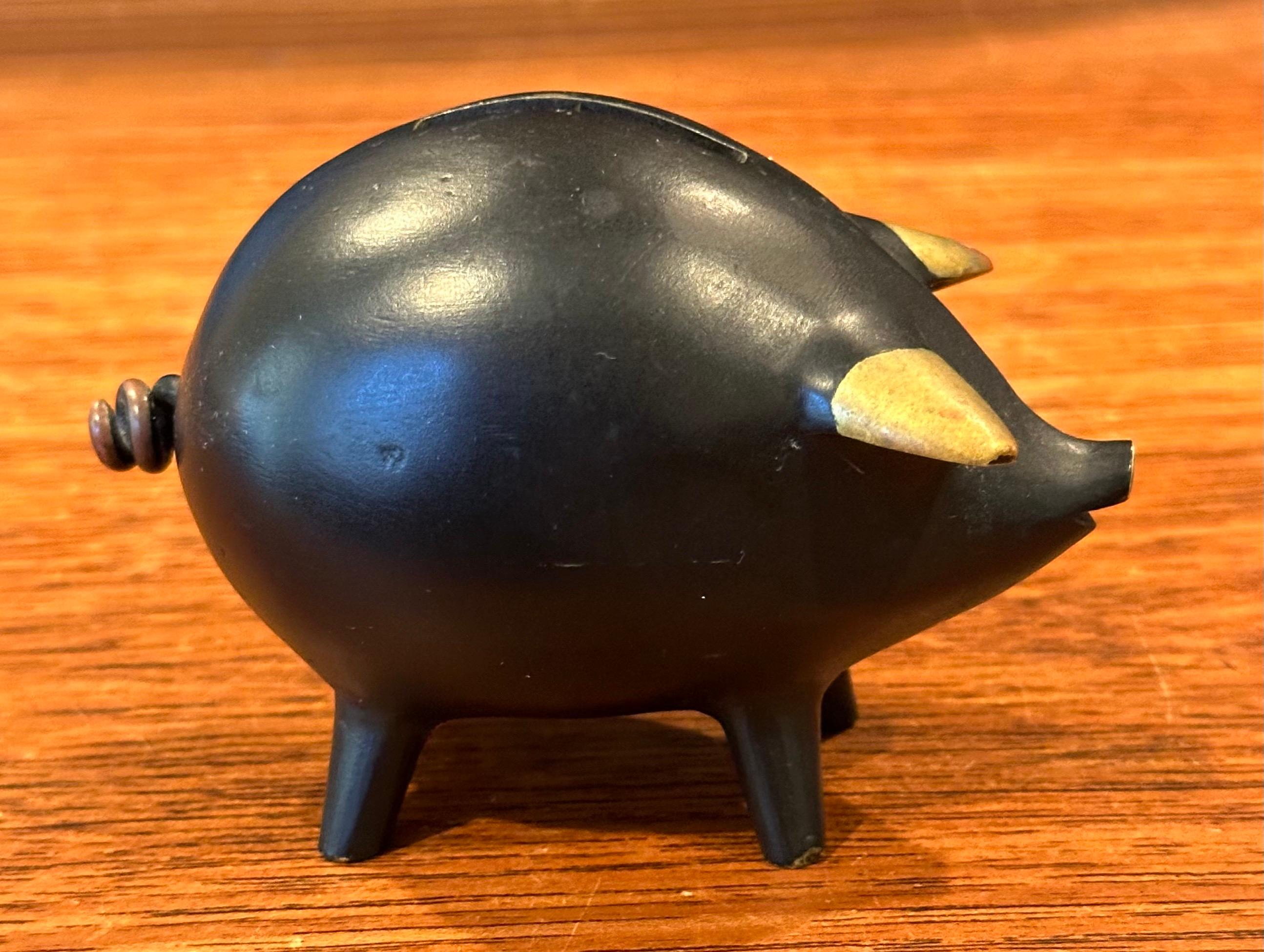 Kleine modernistische Piggy Bank aus Gusseisen von Taxco aus Mexiko im Angebot 3