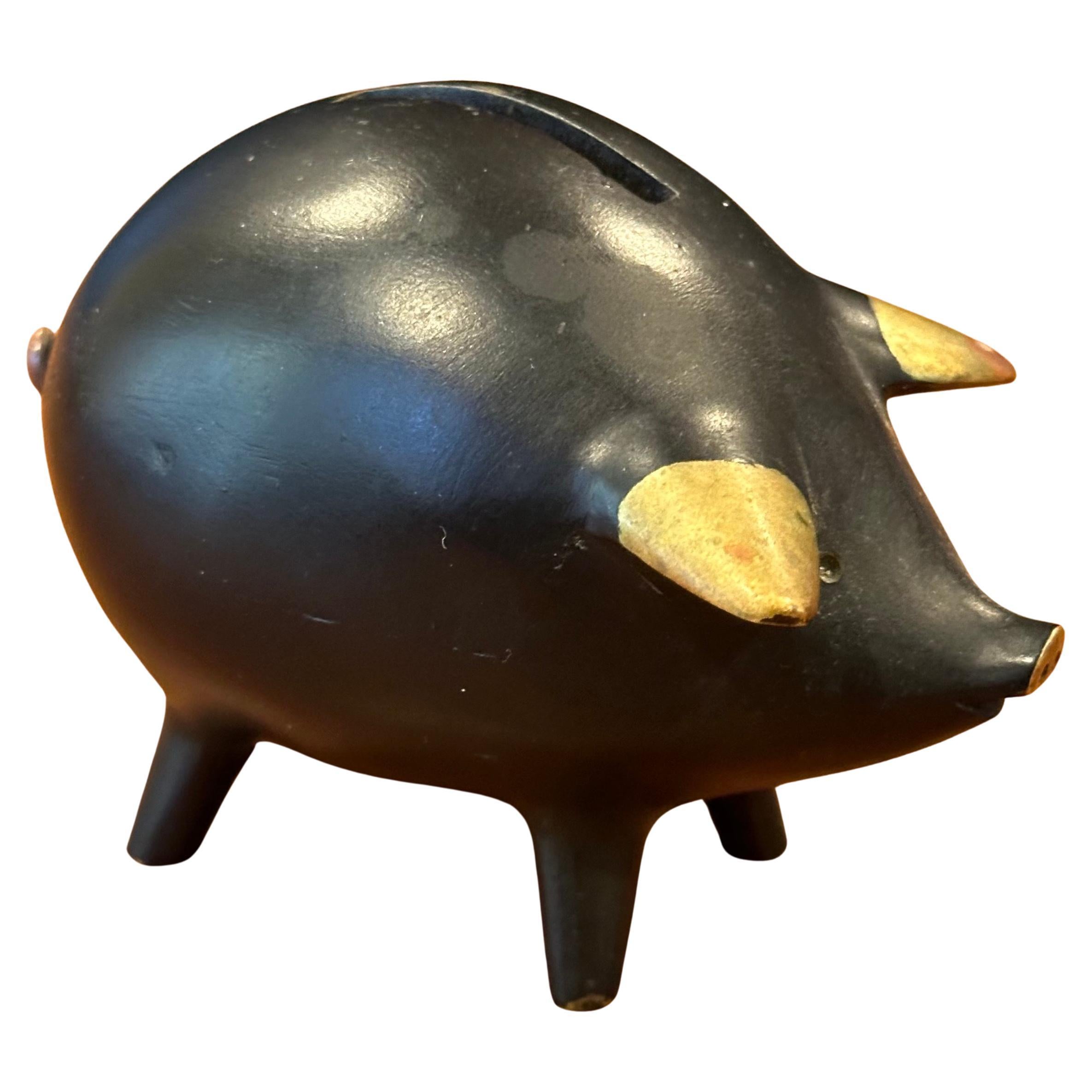 Kleines modernistisches Sparschwein aus Gusseisen von Taxco aus Mexiko, ca. 1970er Jahre. Das Stück misst 2 