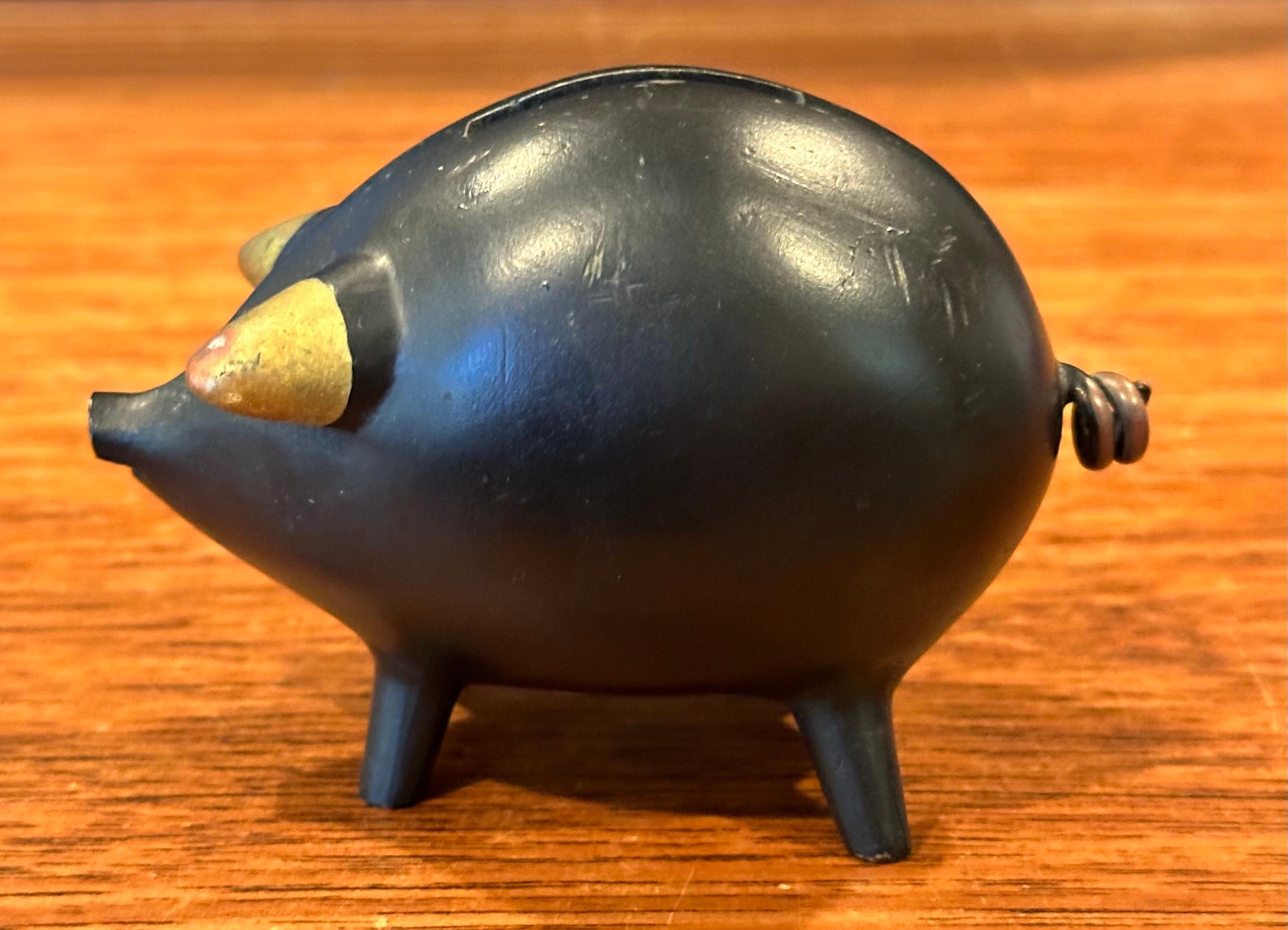 Kleine modernistische Piggy Bank aus Gusseisen von Taxco aus Mexiko (Eisen) im Angebot
