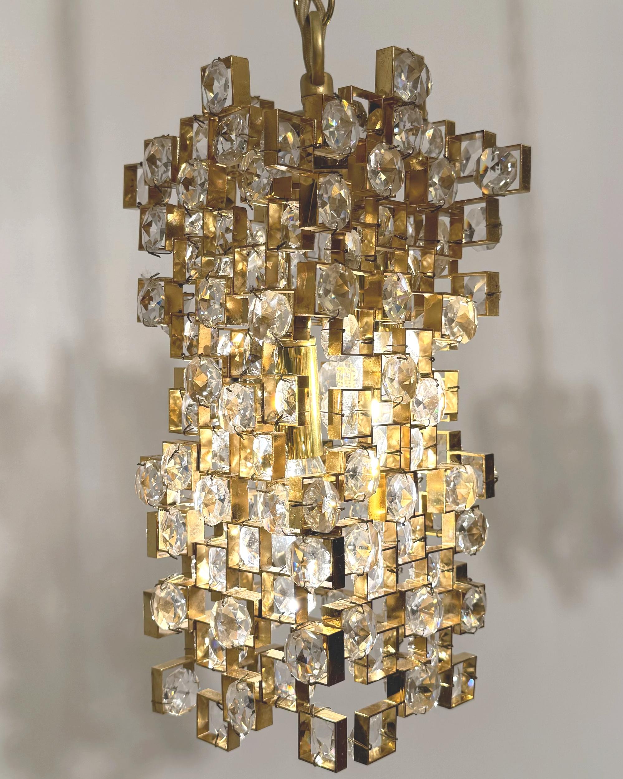 Dorato Piccolo lampadario modernista di Palme & Walter, Palwa, Germania, circa 1960 in vendita