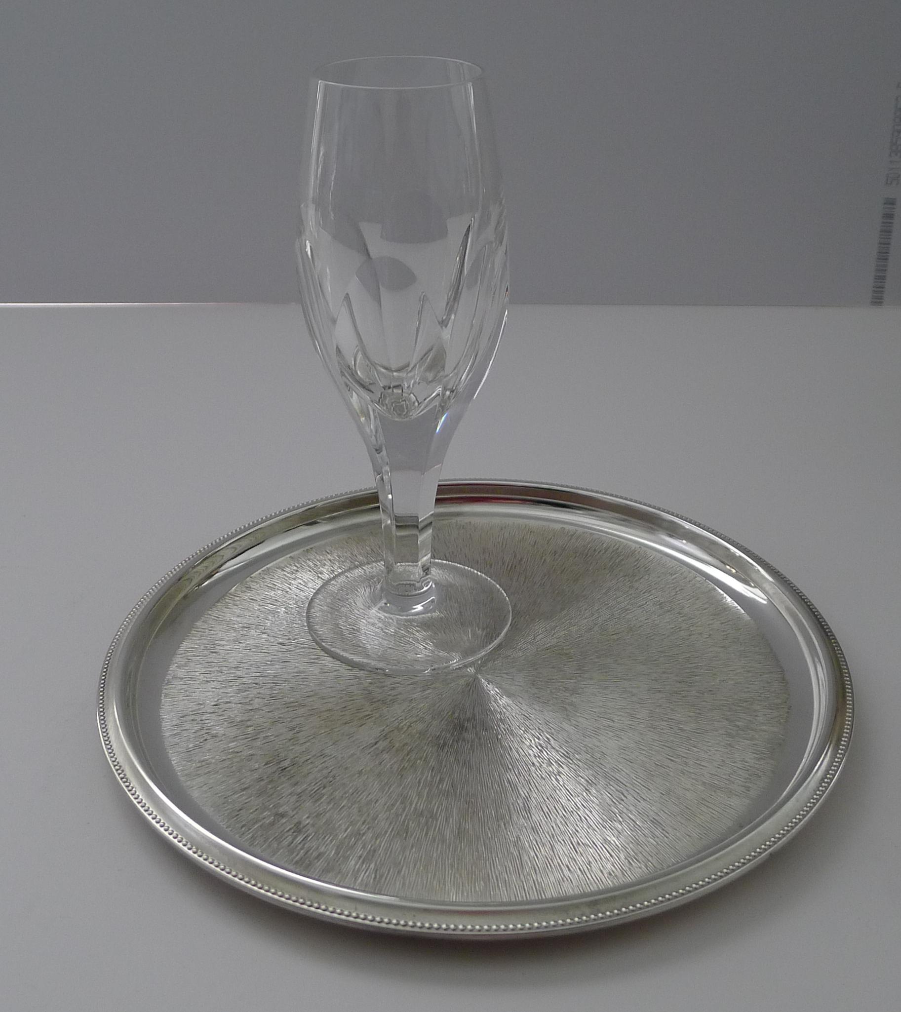 Small Modernist English Silver Plated Cocktail Tray c.1960 In Good Condition For Sale In Bath, GB