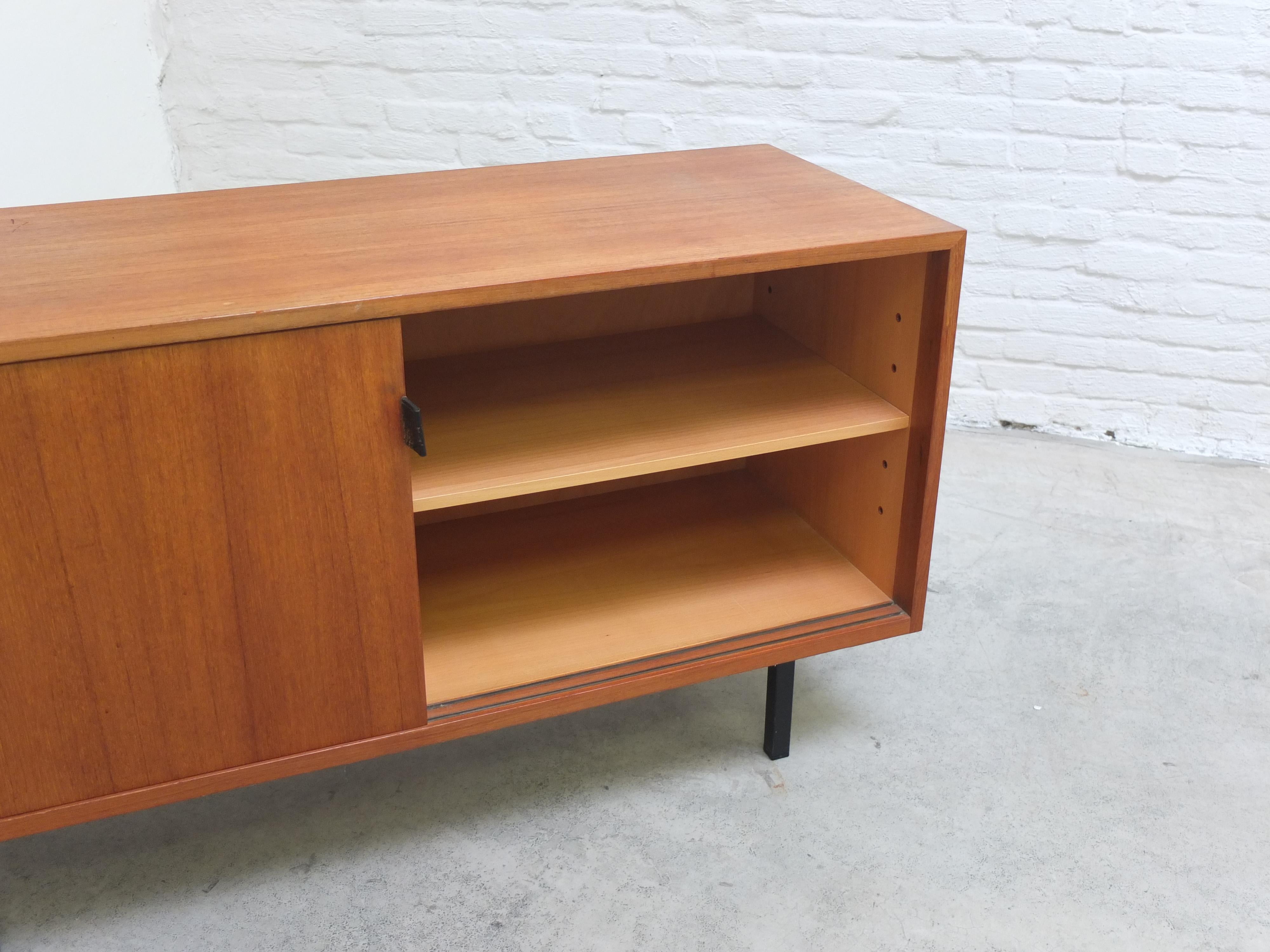 Small Modernist Sideboard by Florence Knoll for Knoll International, 1960s For Sale 1