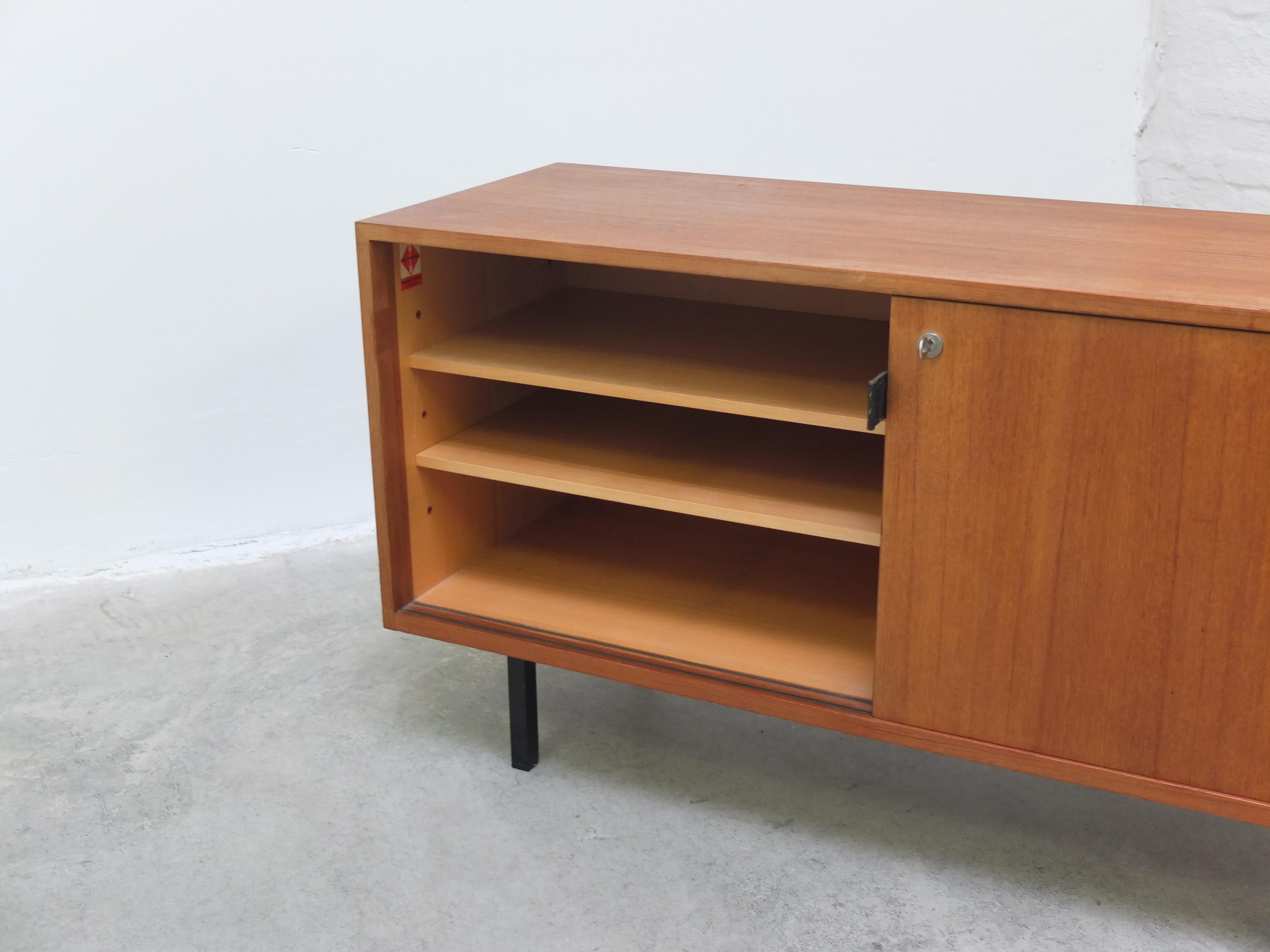 Small Modernist Sideboard by Florence Knoll for Knoll International, 1960s For Sale 3