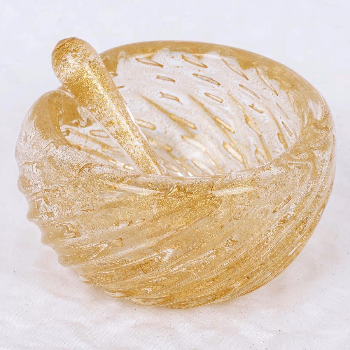 Charming little mortar and pestle, worked with tongs and gold flakes, Barovier & Toso, Murano Italy

Period: 20th Century
Circa : 1950 - 1960
Dimensions : Height : 6cm - Diameter : 10cm
 
Did you know?

Fratelli Barovier was founded in 1878 by