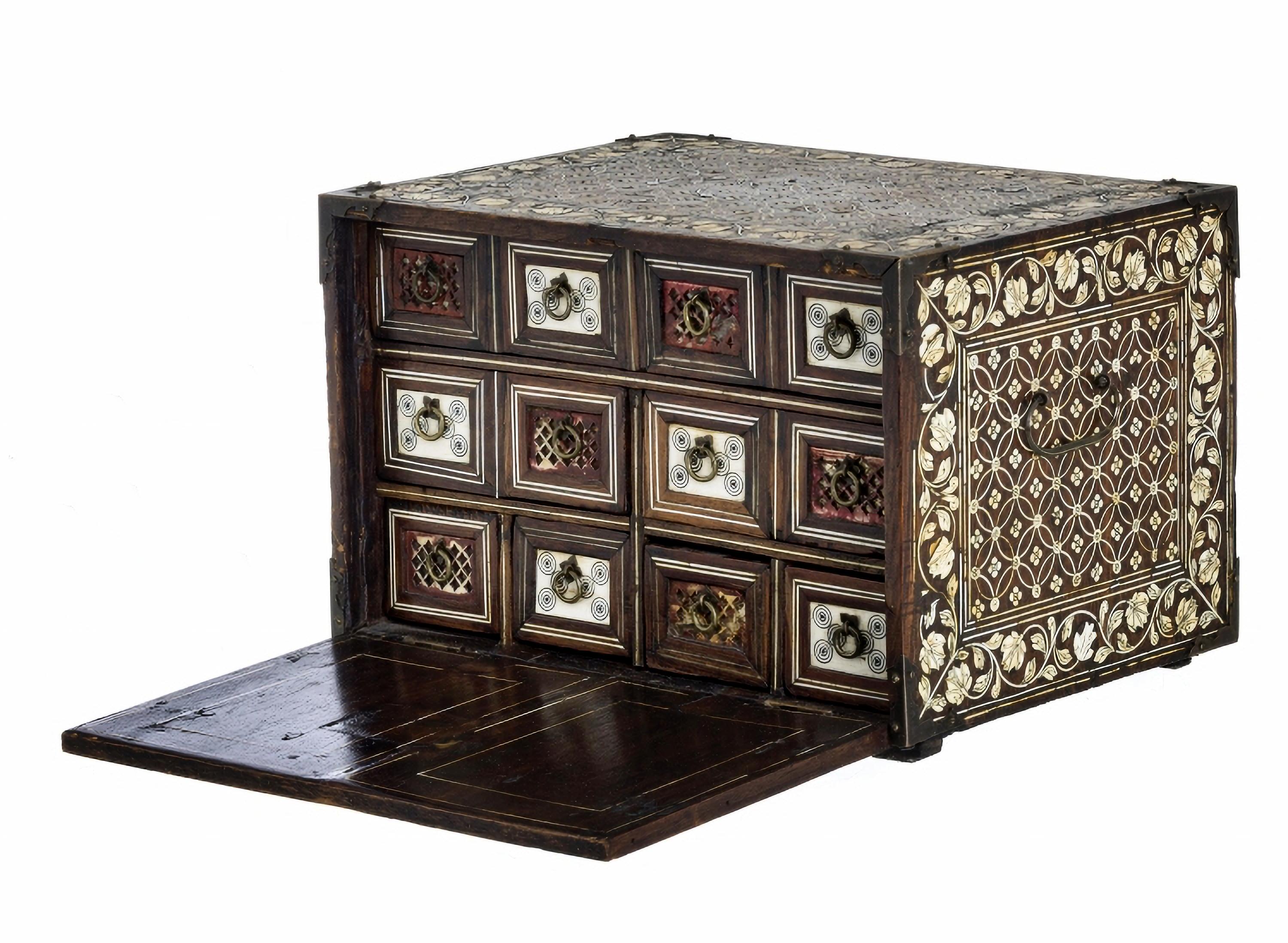Renaissance Small Mughol Counter, 17th Century For Sale