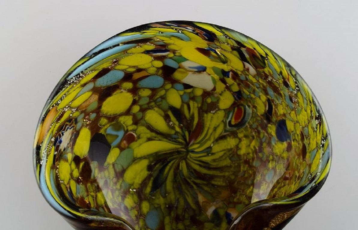 Mid-20th Century Small Murano bowl in polychrome mouth-blown art glass. Italian design, 1960s. For Sale