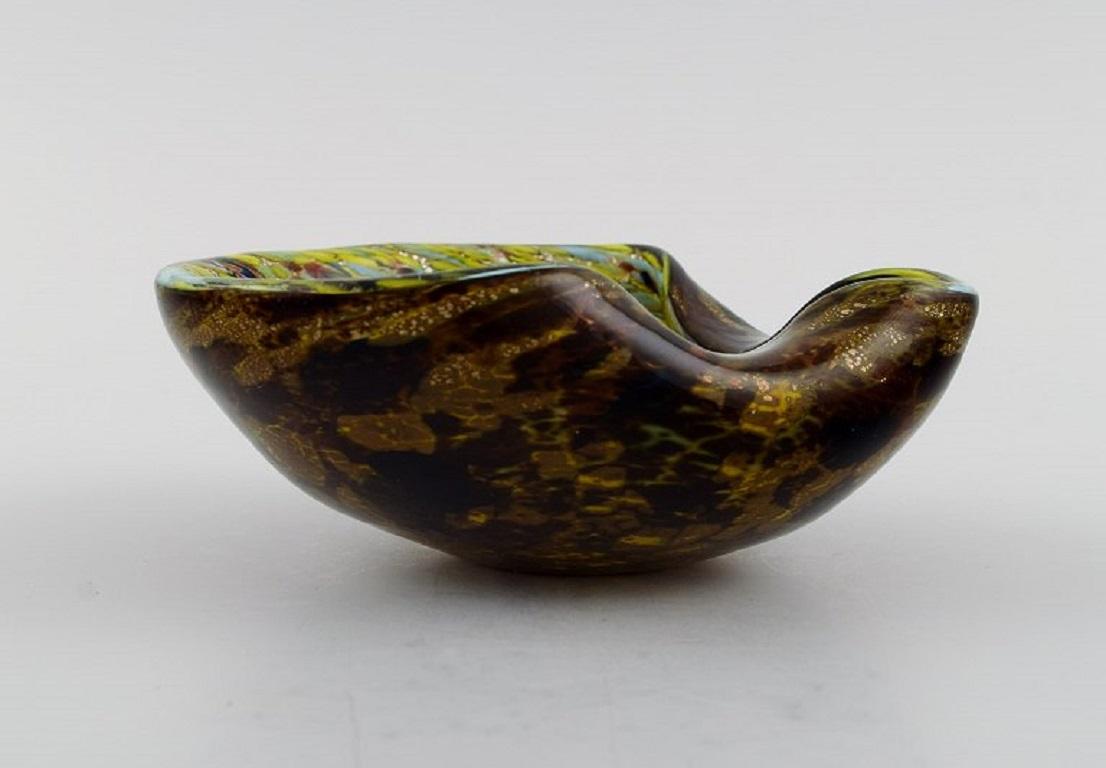 Art Glass Small Murano bowl in polychrome mouth-blown art glass. Italian design, 1960s. For Sale