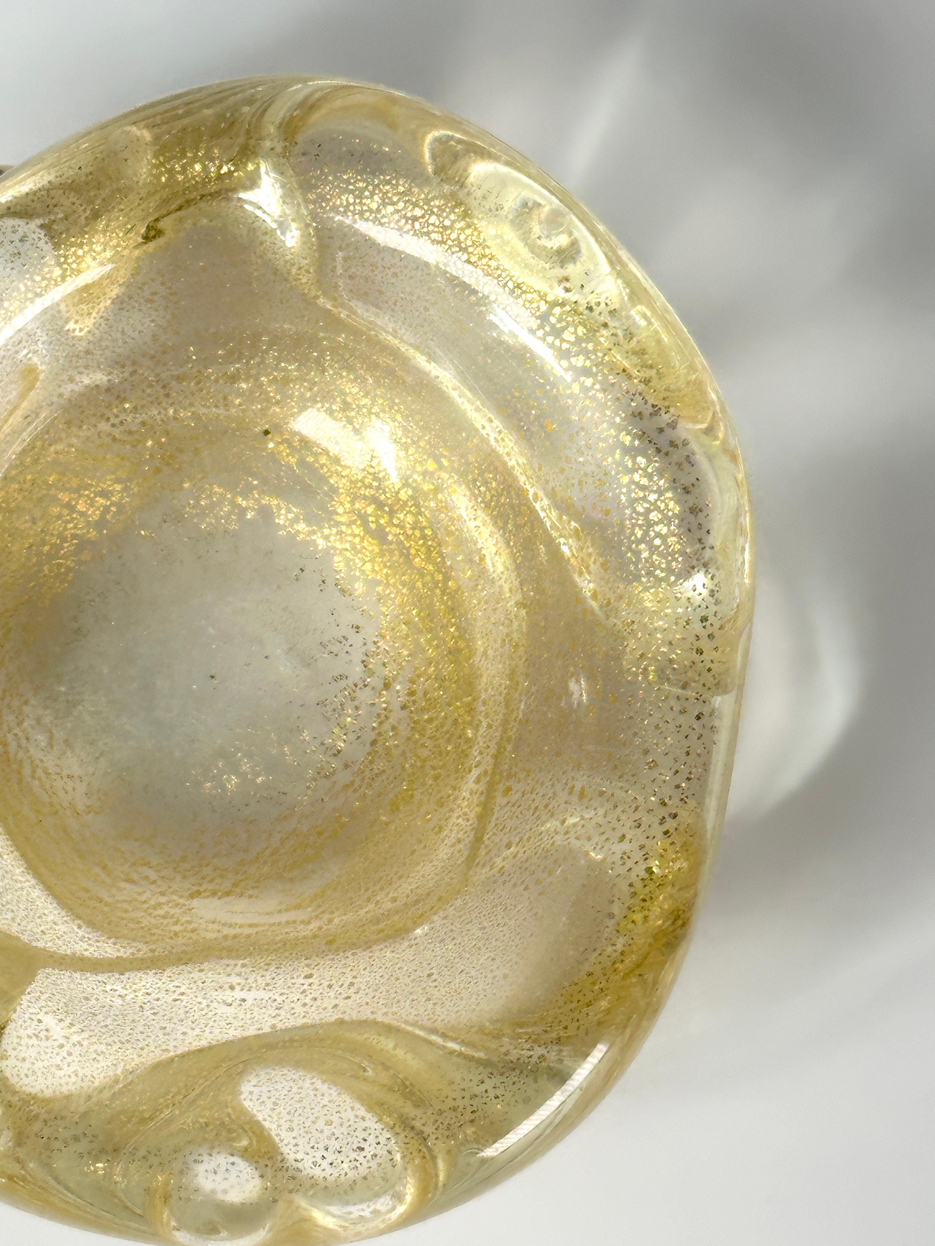 XX secolo Piccola ciotola in vetro di Murano con inclusioni d'oro, Archimede Seguso, Italia in vendita